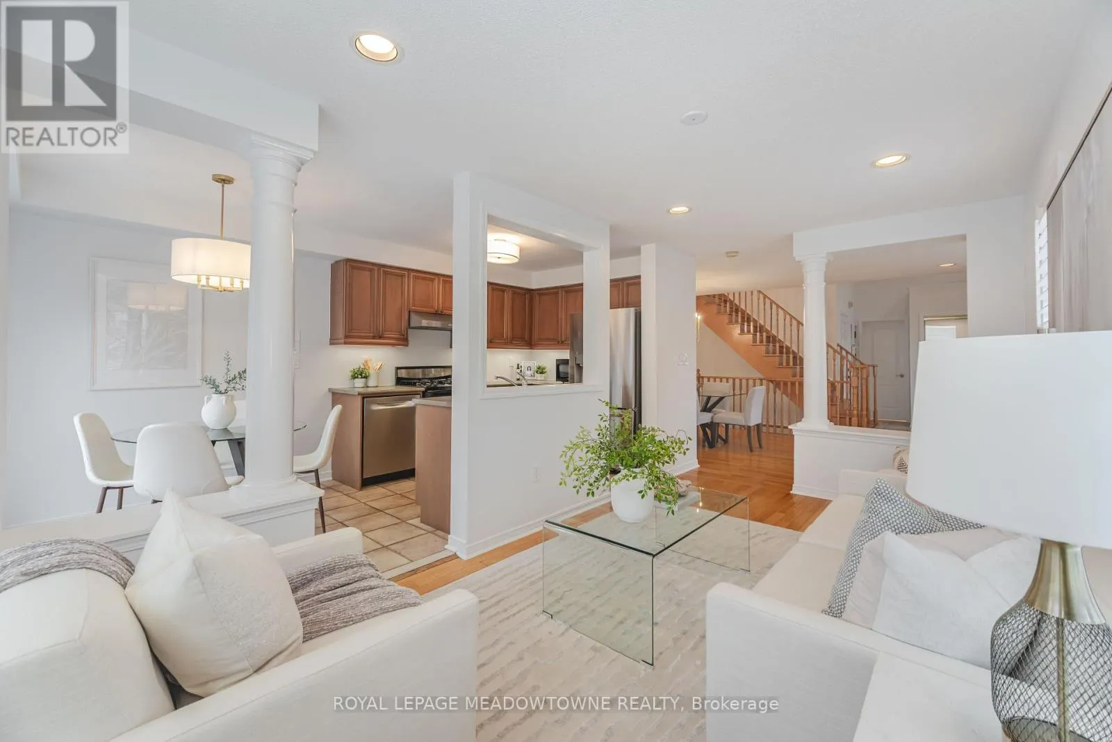 1137 MEADOWGROVE COURT