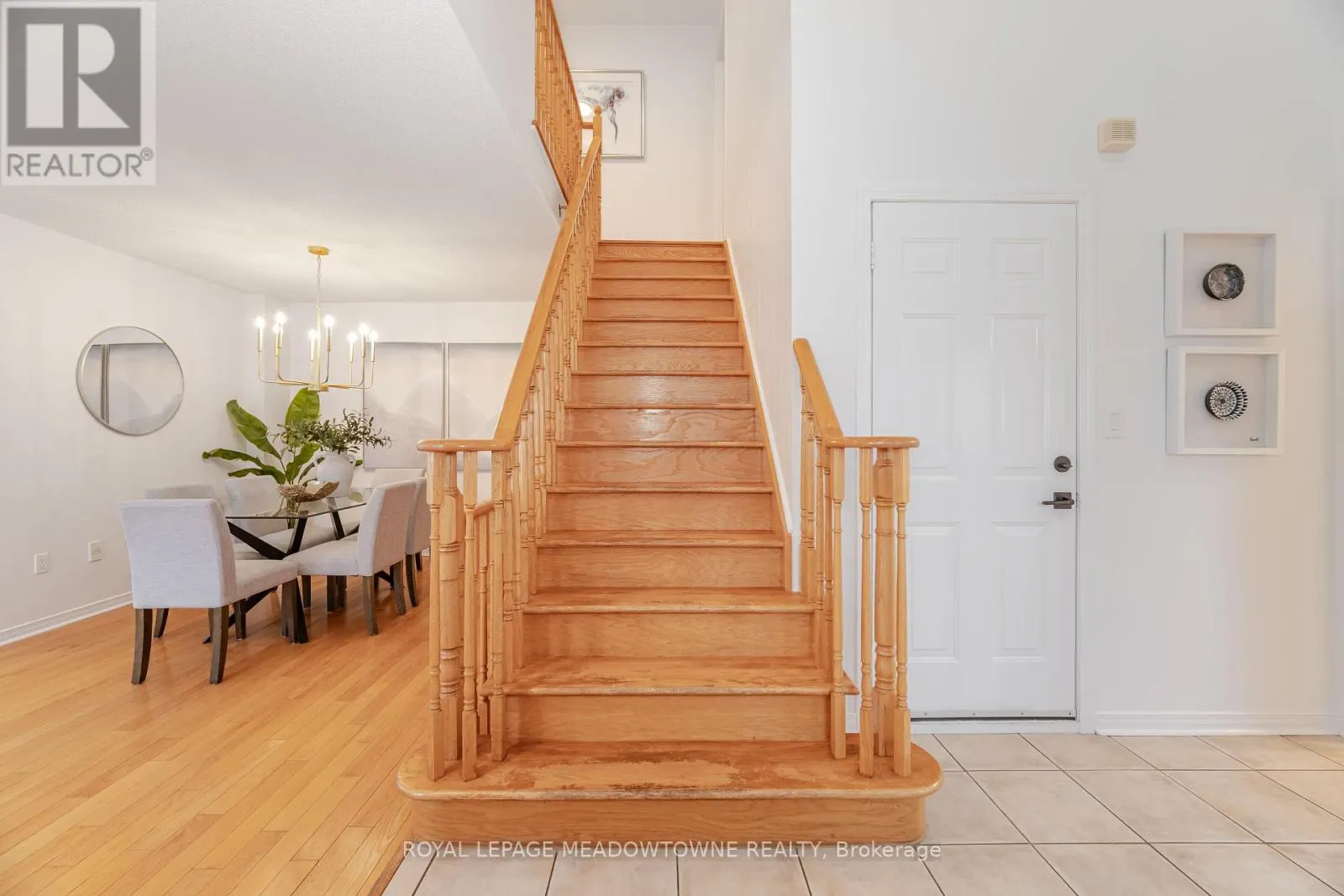 1137 MEADOWGROVE COURT