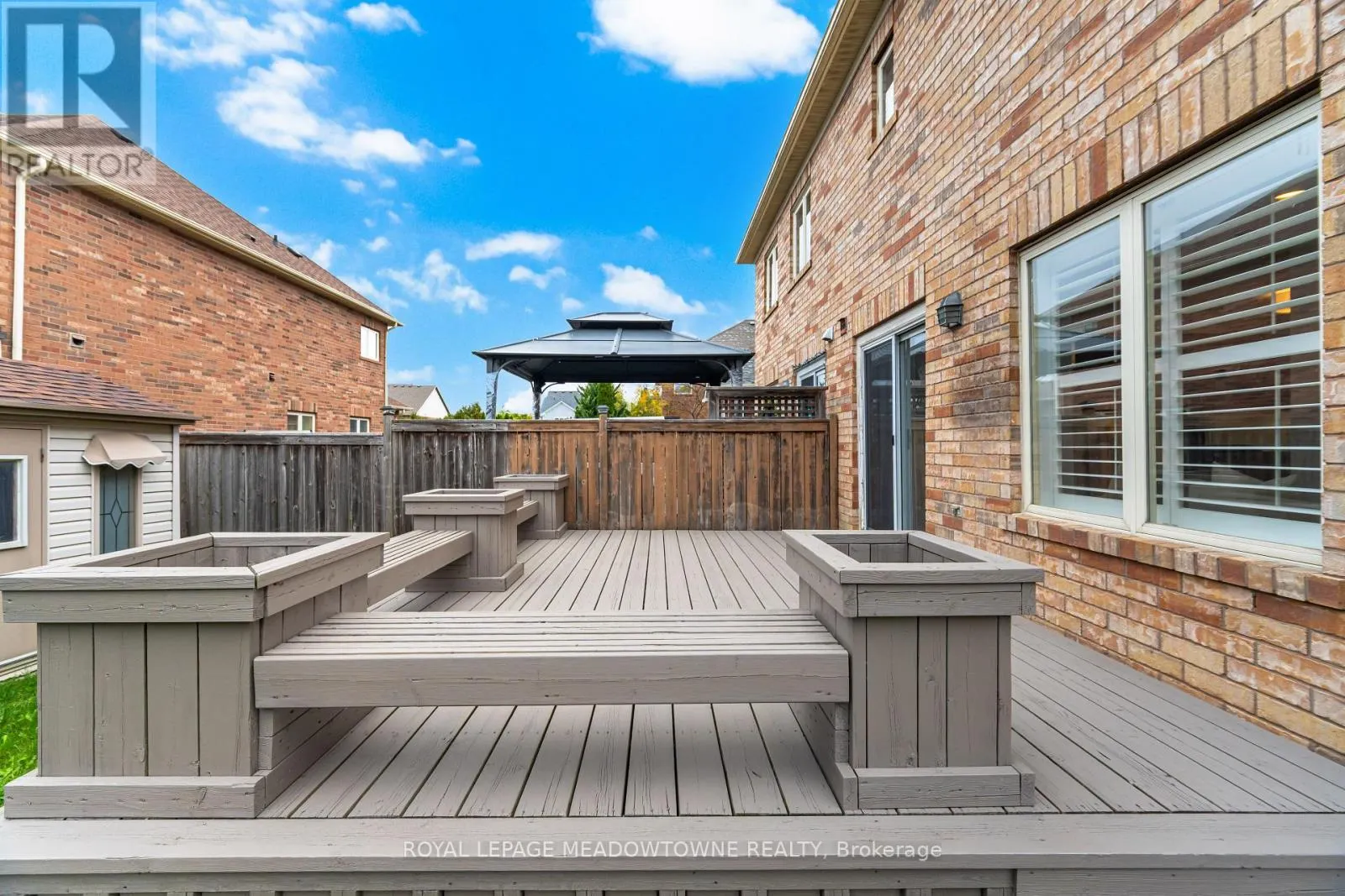 1137 MEADOWGROVE COURT