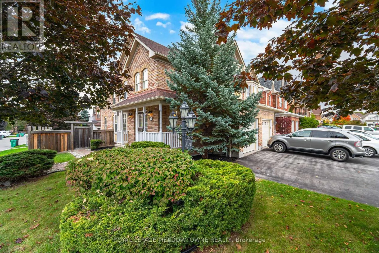 1137 MEADOWGROVE COURT