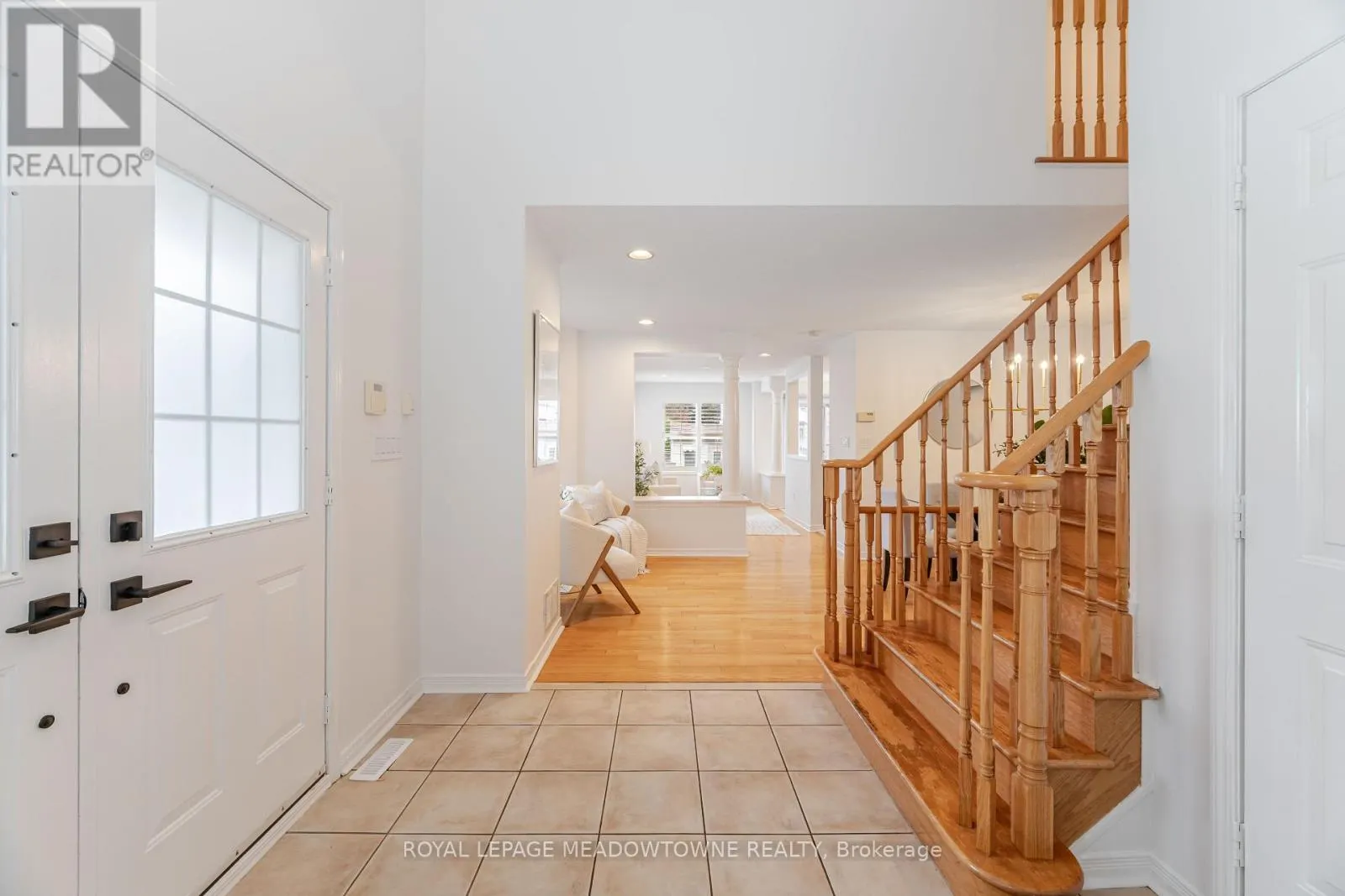 1137 MEADOWGROVE COURT