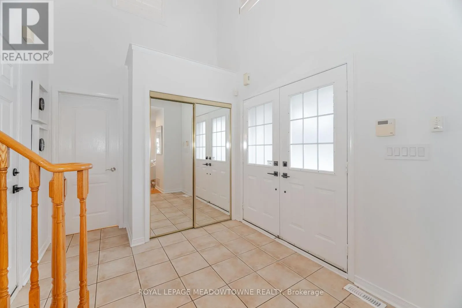 1137 MEADOWGROVE COURT