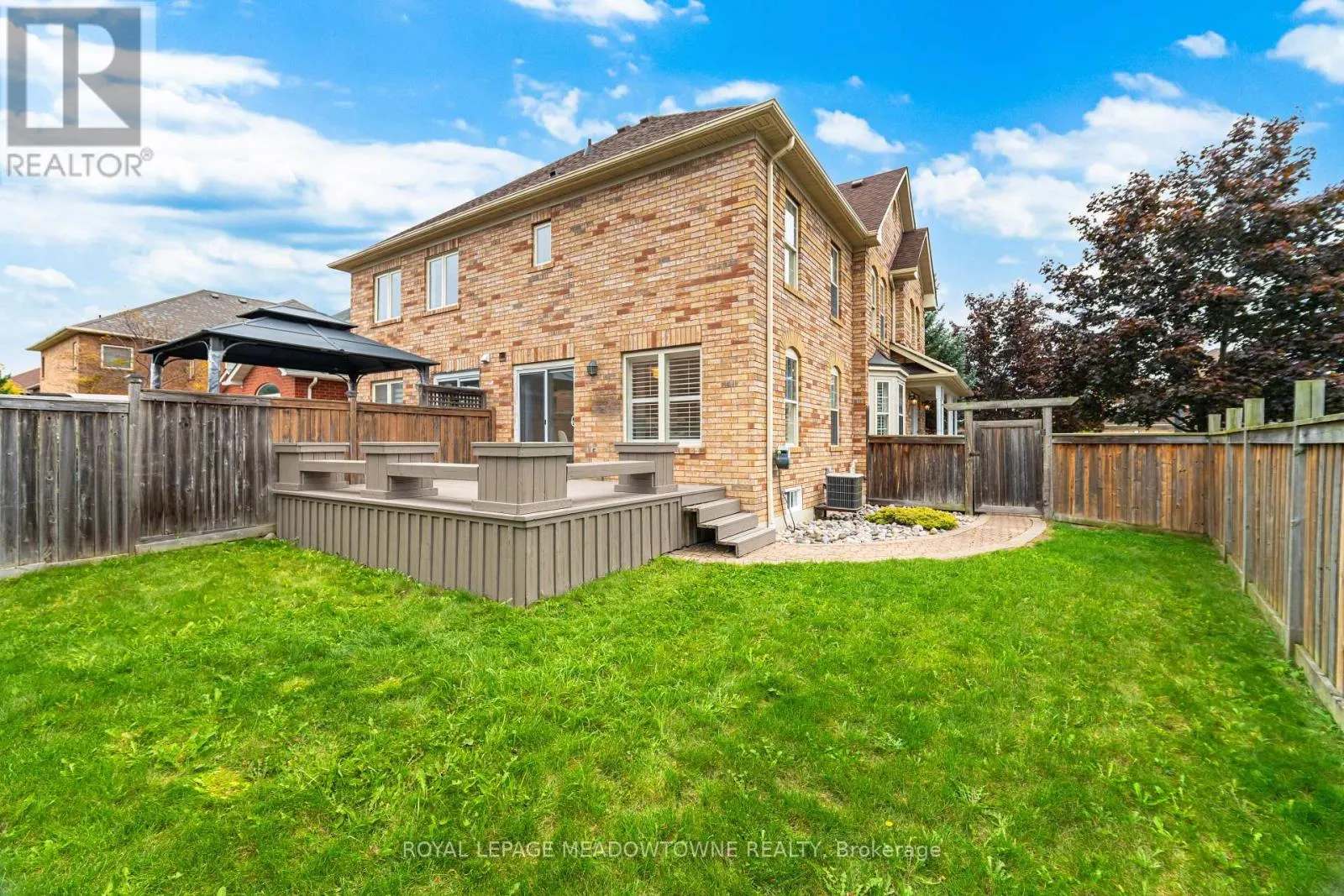 1137 MEADOWGROVE COURT