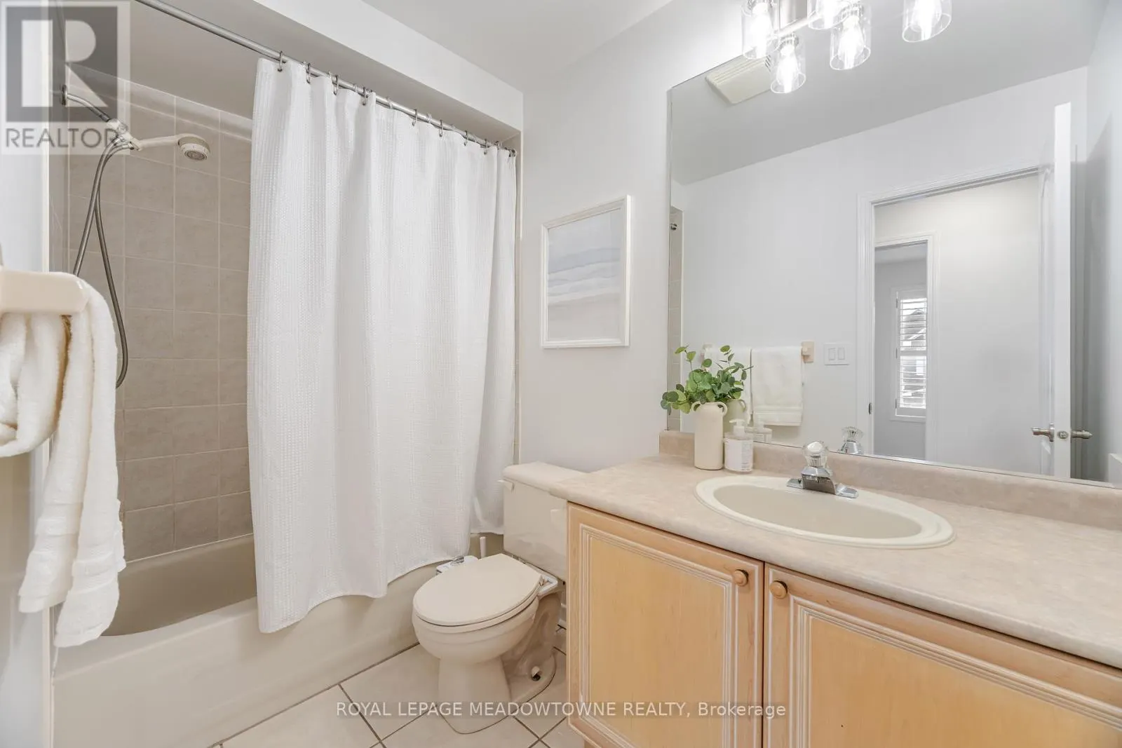 1137 MEADOWGROVE COURT
