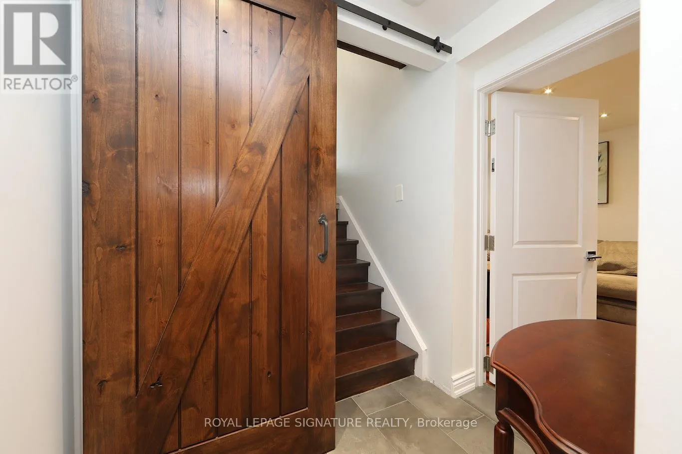 3 KEYWELL COURT