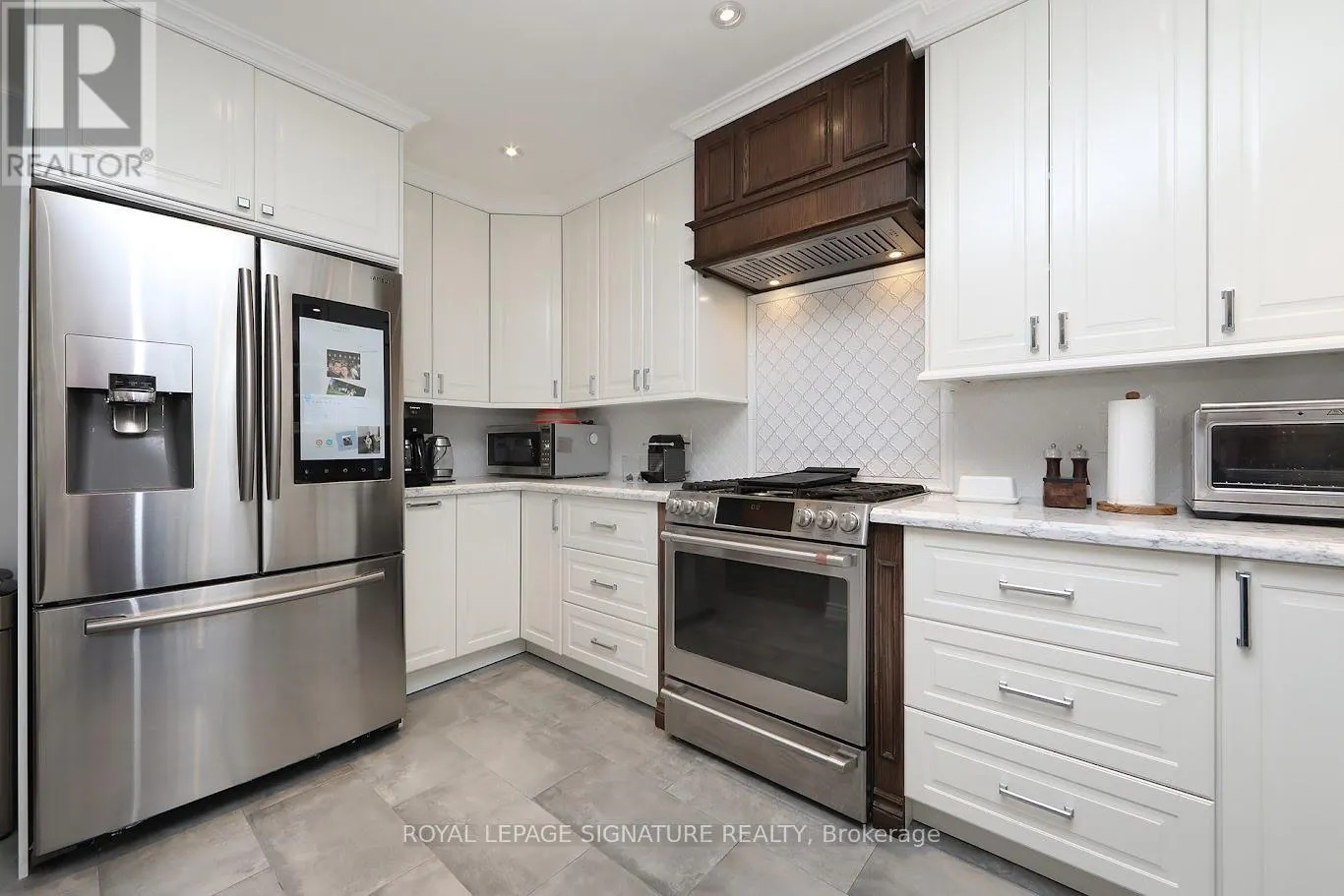3 KEYWELL COURT