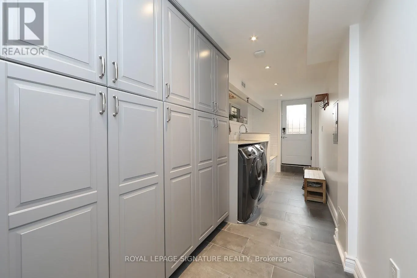 3 KEYWELL COURT