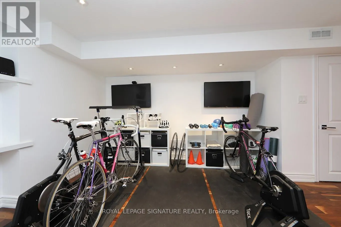 3 KEYWELL COURT