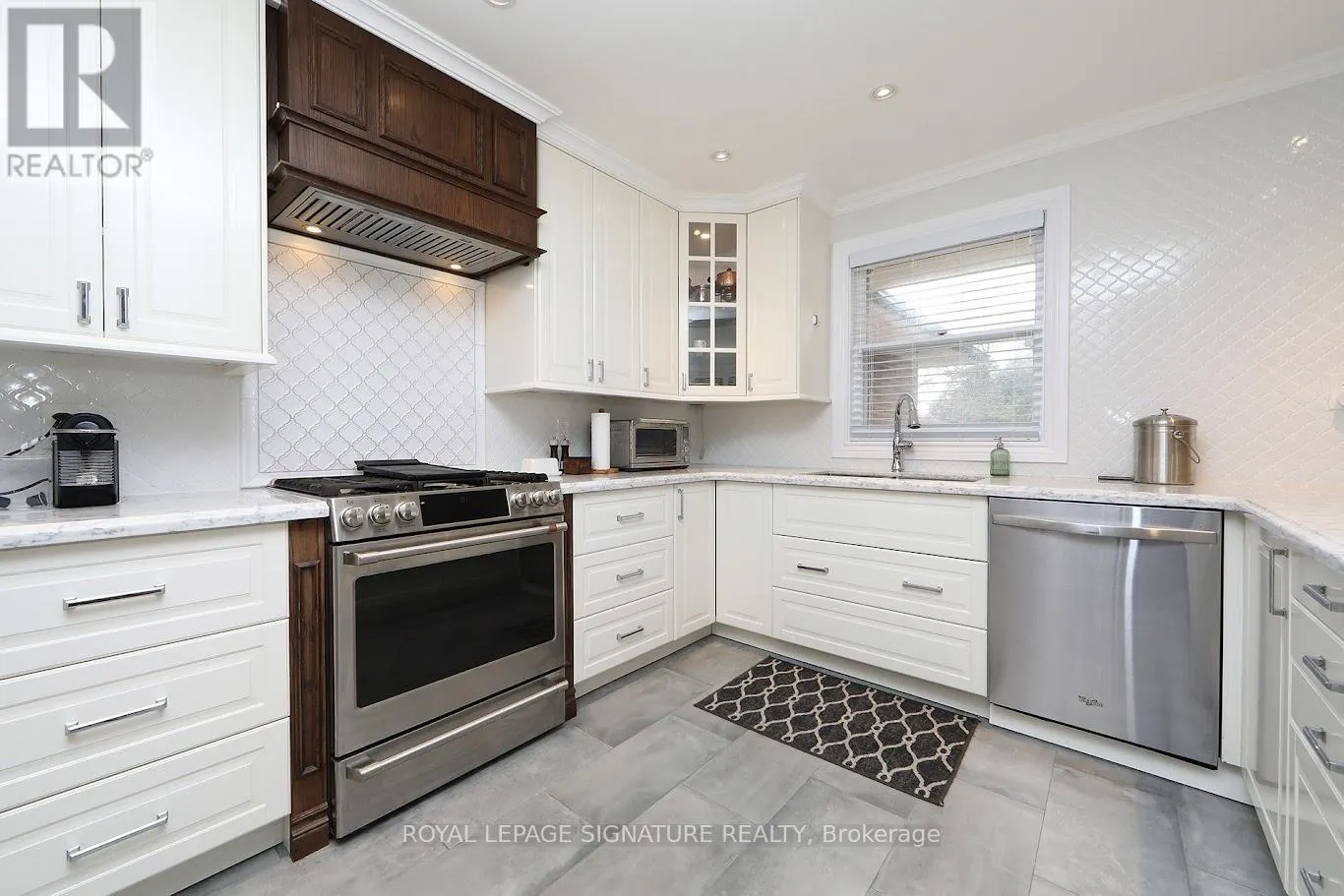 3 KEYWELL COURT