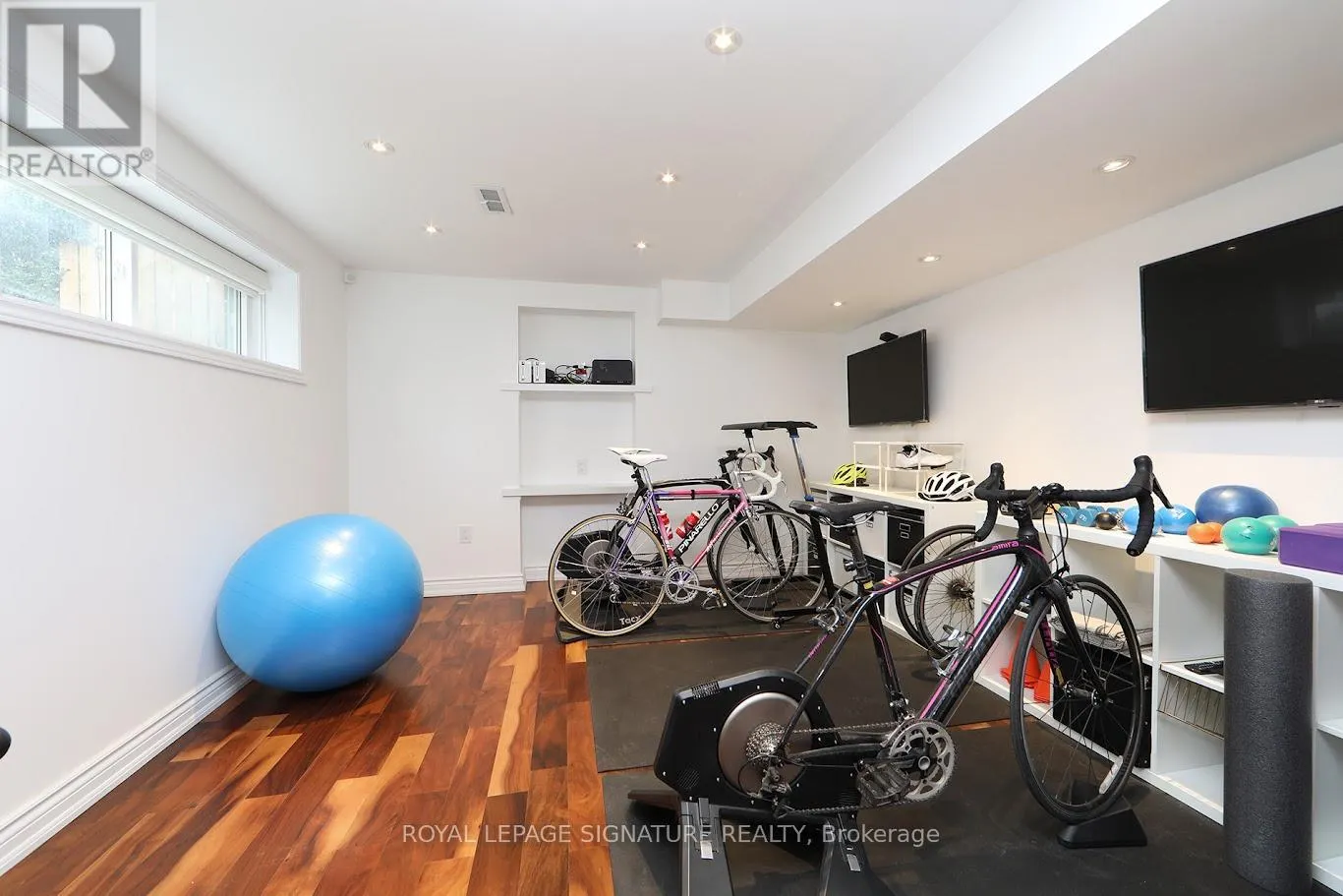 3 KEYWELL COURT
