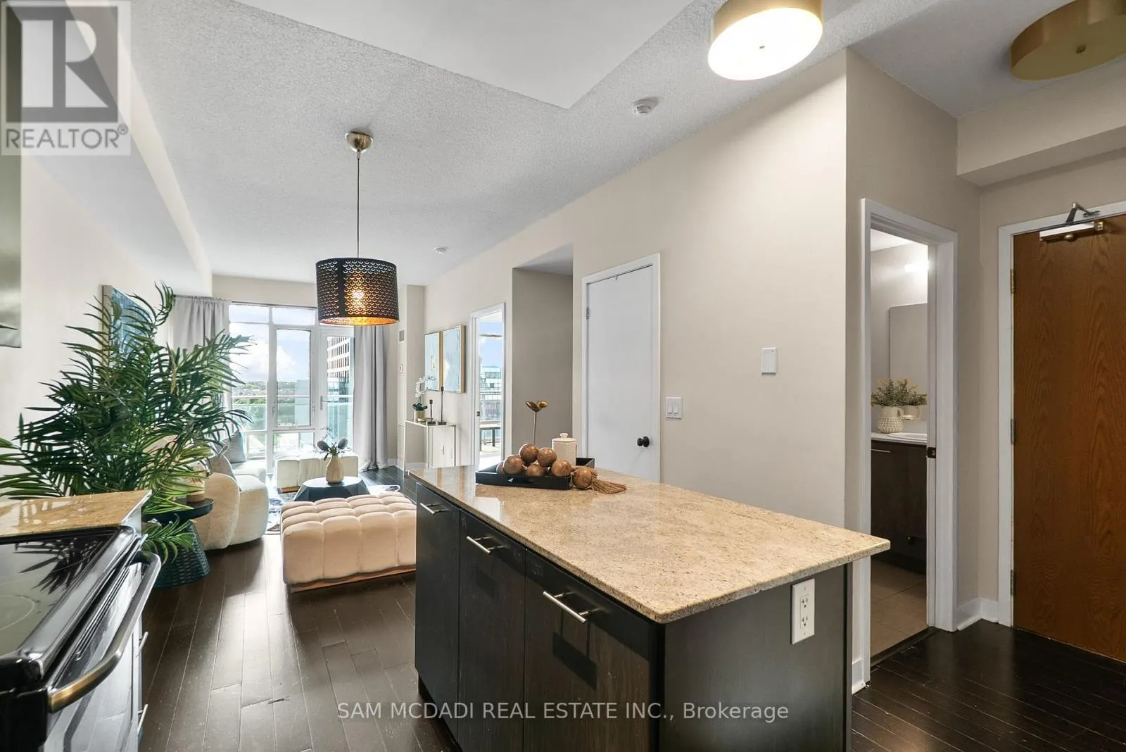 707 - 360 SQUARE ONE DRIVE N