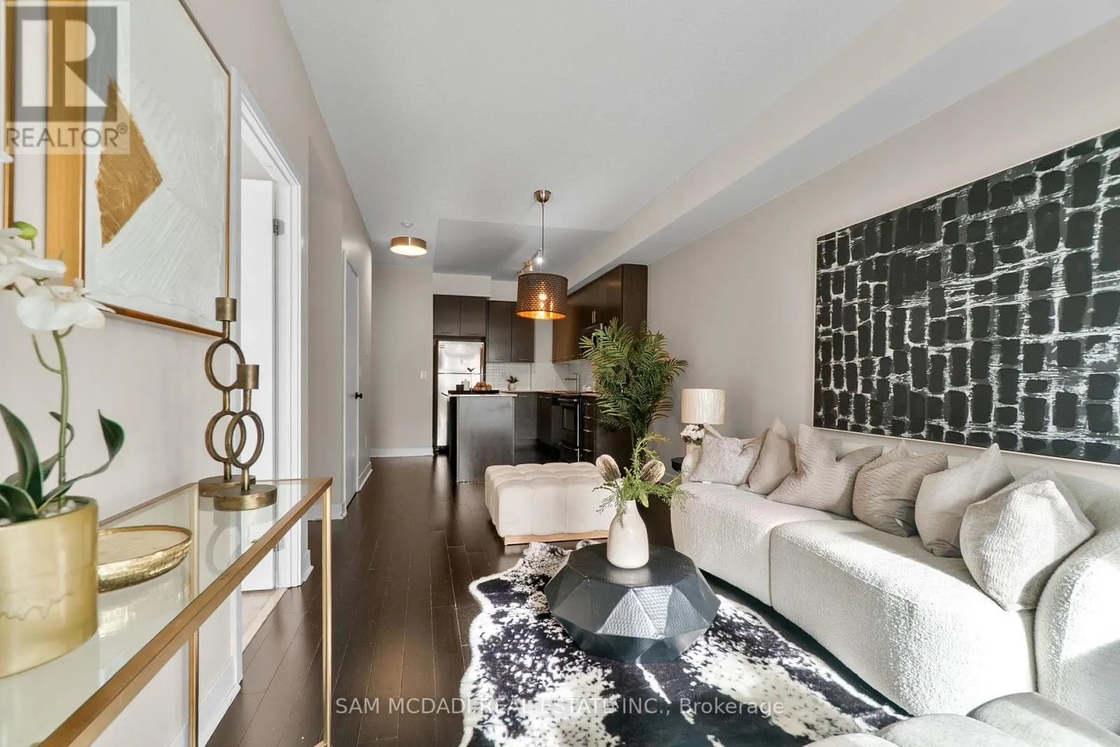 707 - 360 SQUARE ONE DRIVE N