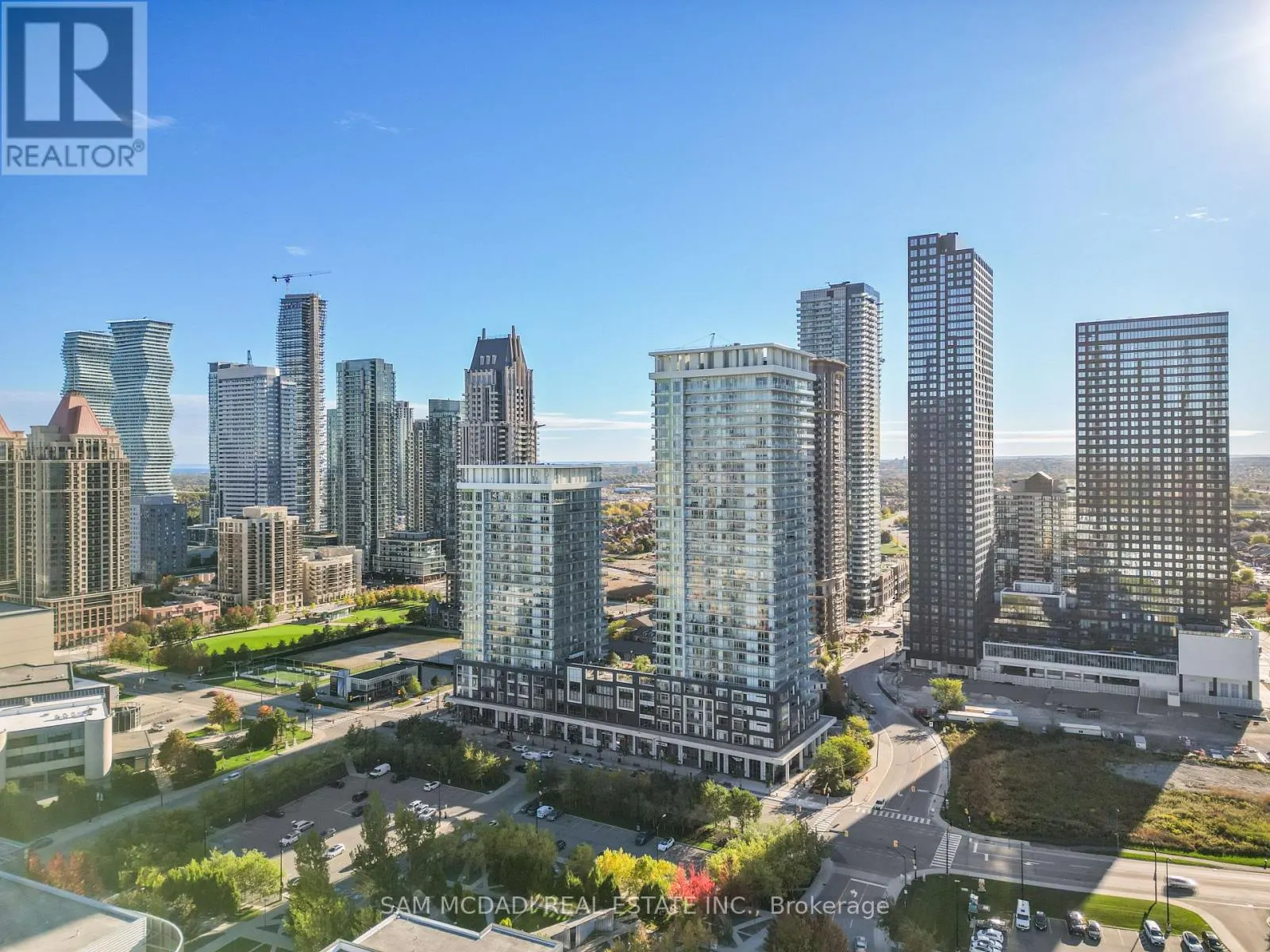 707 - 360 SQUARE ONE DRIVE N