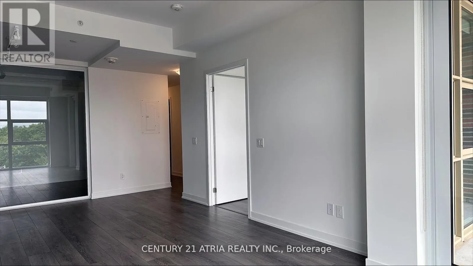 421 - 1787 ST.CLAIR AVENUE W