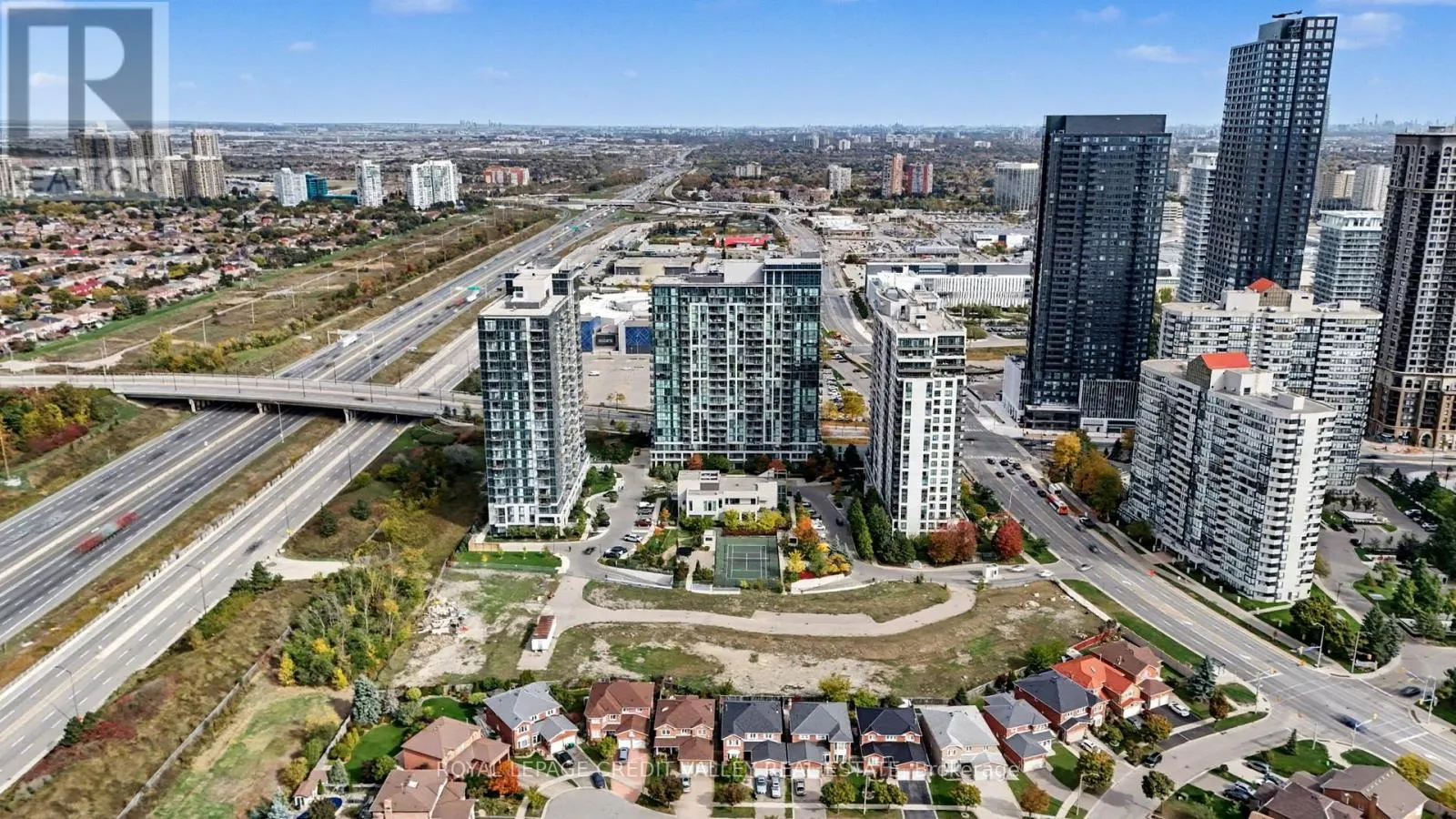 709 - 349 RATHBURN ROAD W