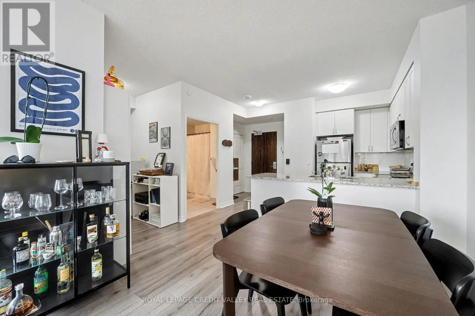 709 - 349 RATHBURN ROAD