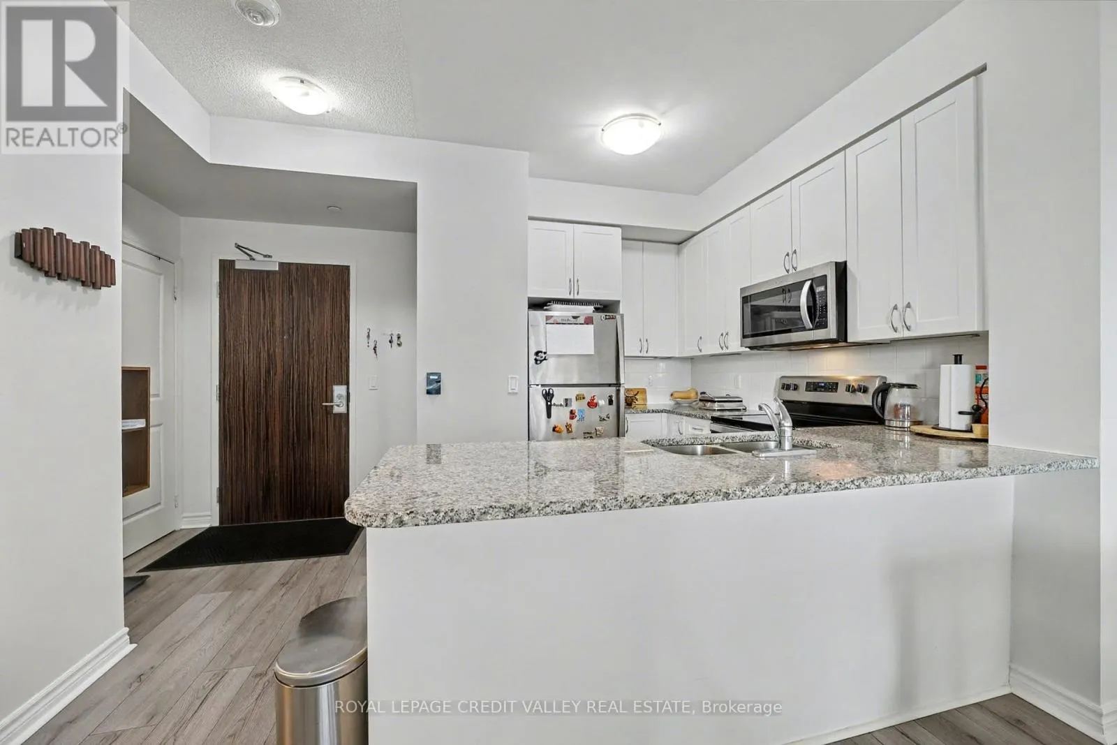 709 - 349 RATHBURN ROAD