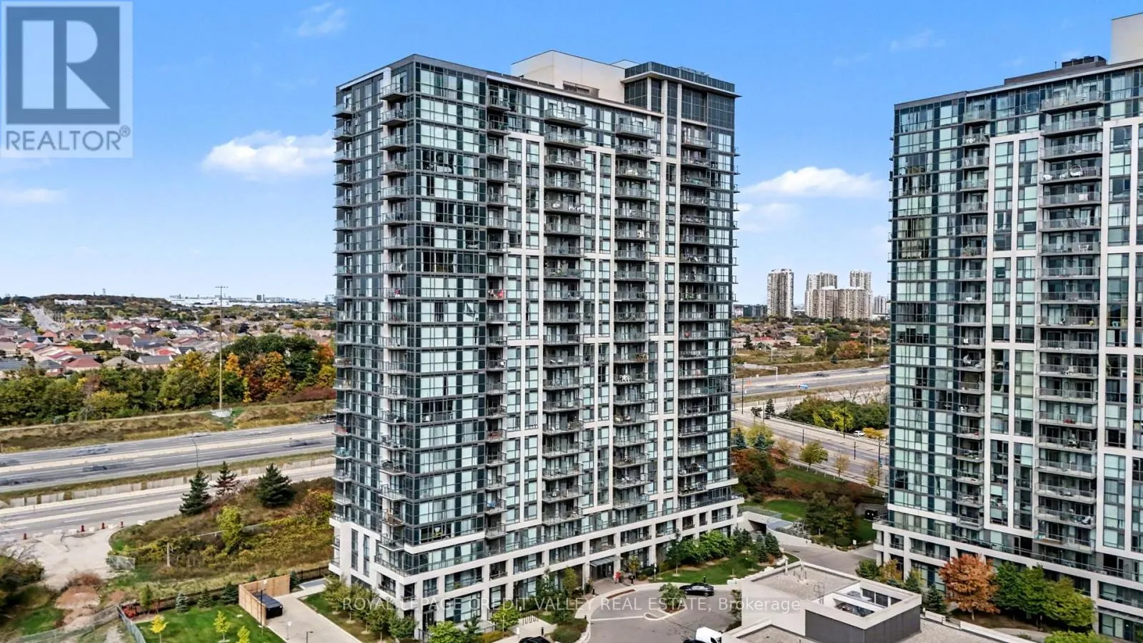 709 - 349 RATHBURN ROAD