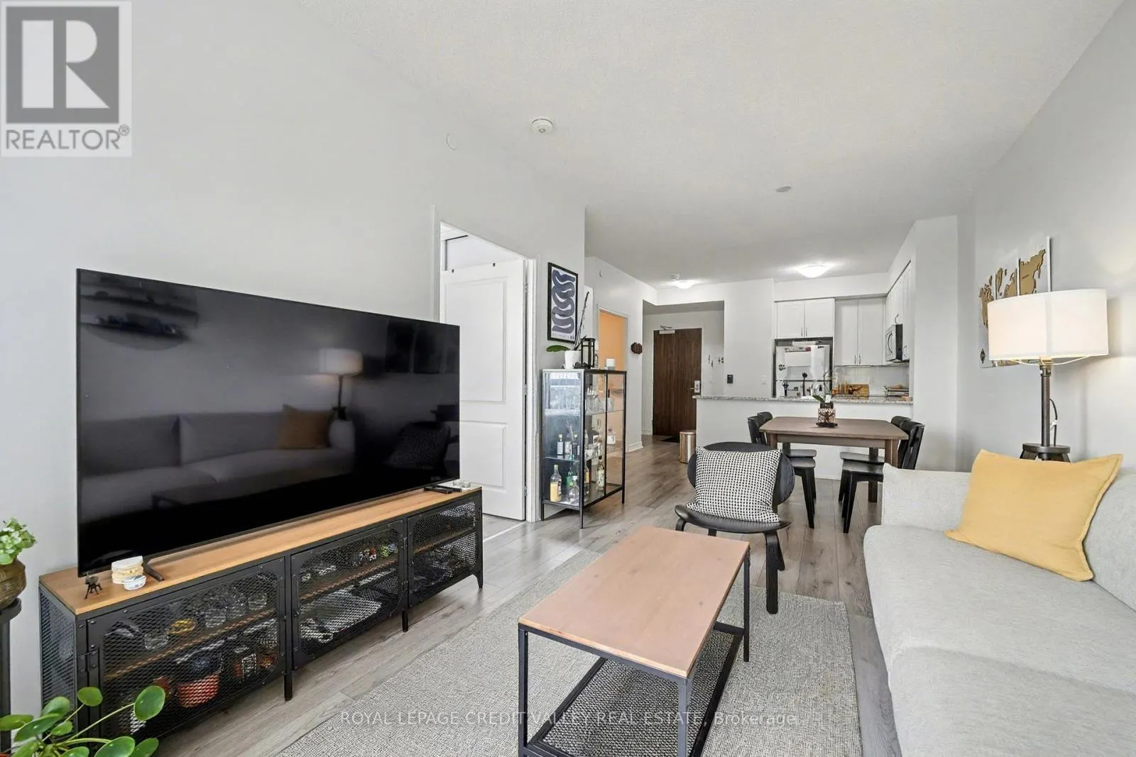 709 - 349 RATHBURN ROAD