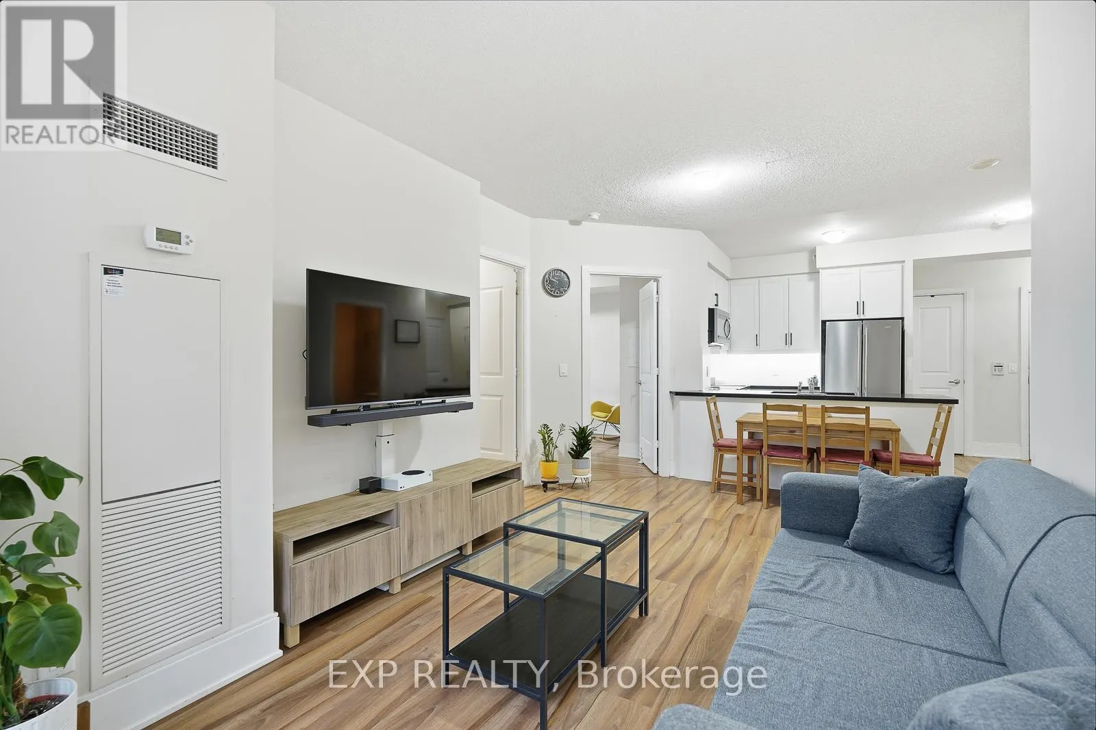 209 - 330 BURNHAMTHORPE ROAD W