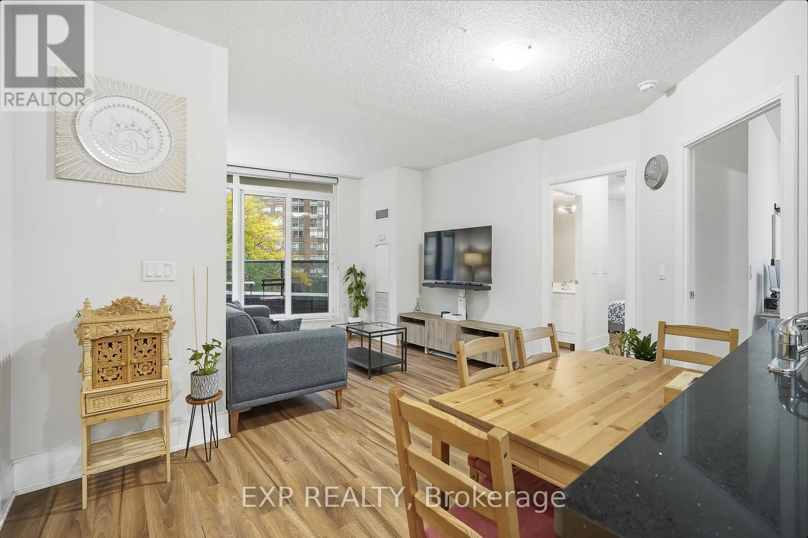 209 - 330 BURNHAMTHORPE ROAD W
