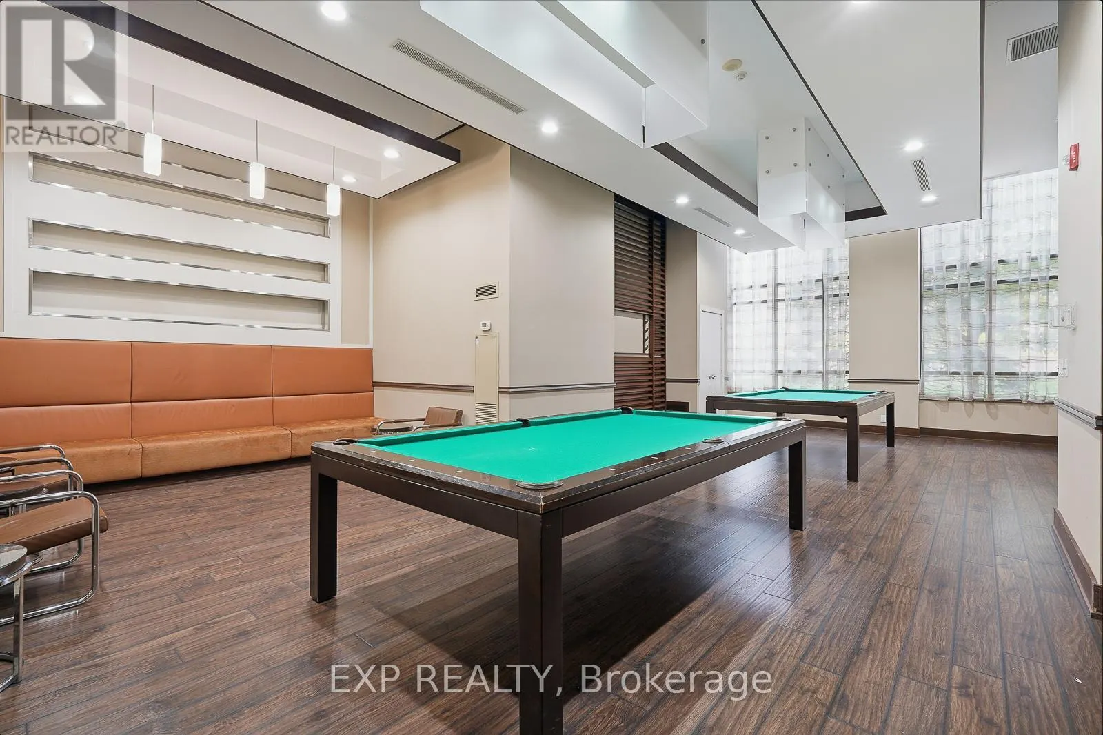 209 - 330 BURNHAMTHORPE ROAD W