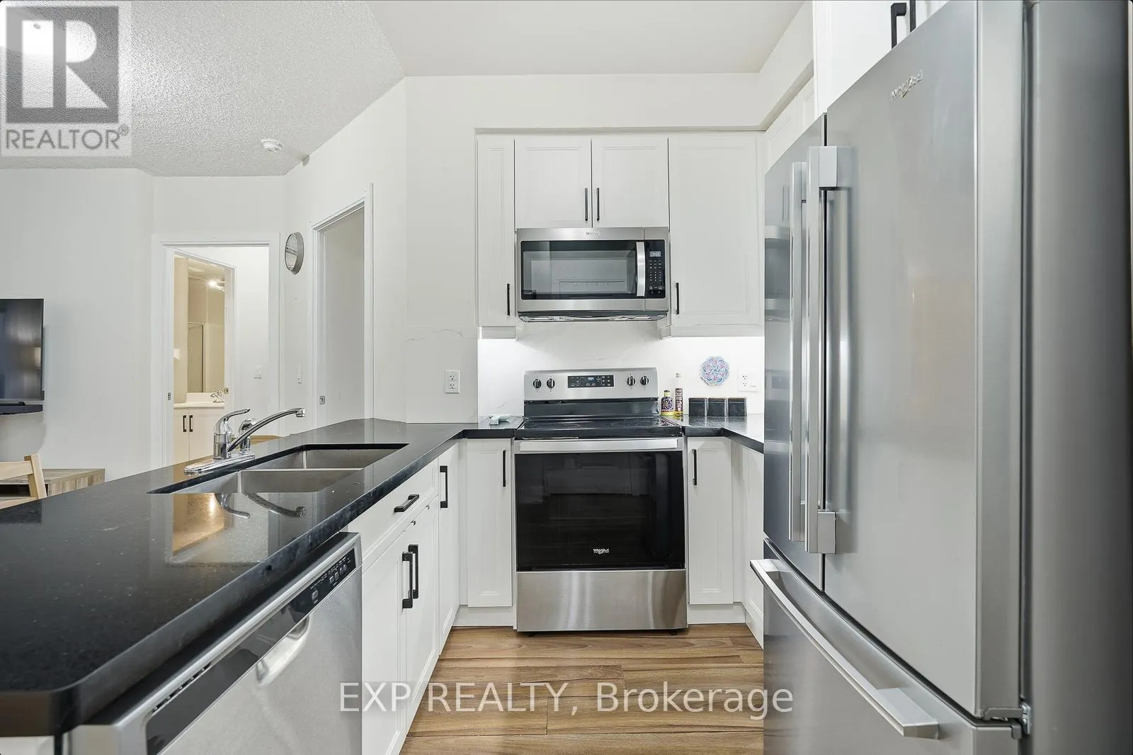 209 - 330 BURNHAMTHORPE ROAD W