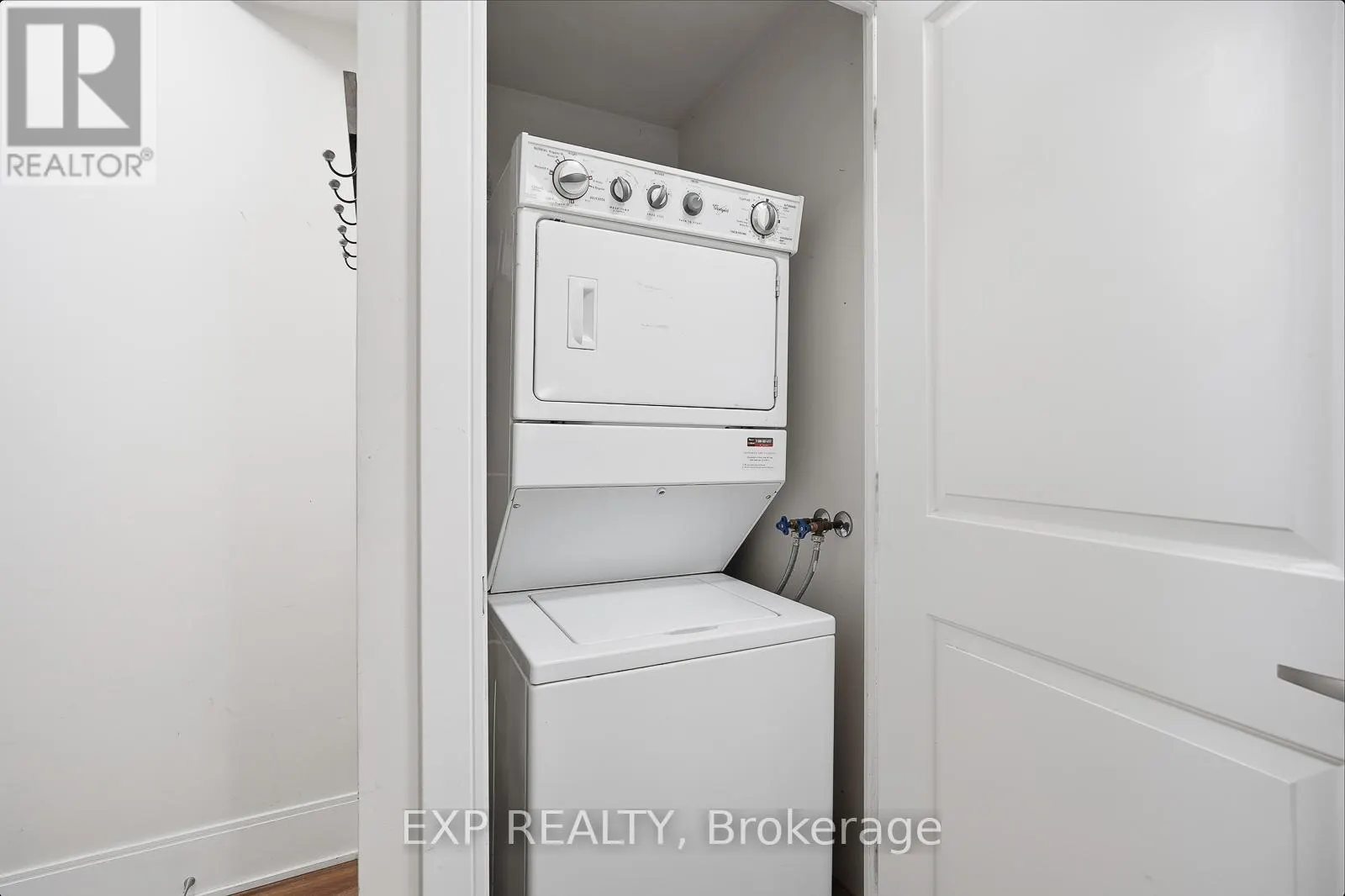 209 - 330 BURNHAMTHORPE ROAD W