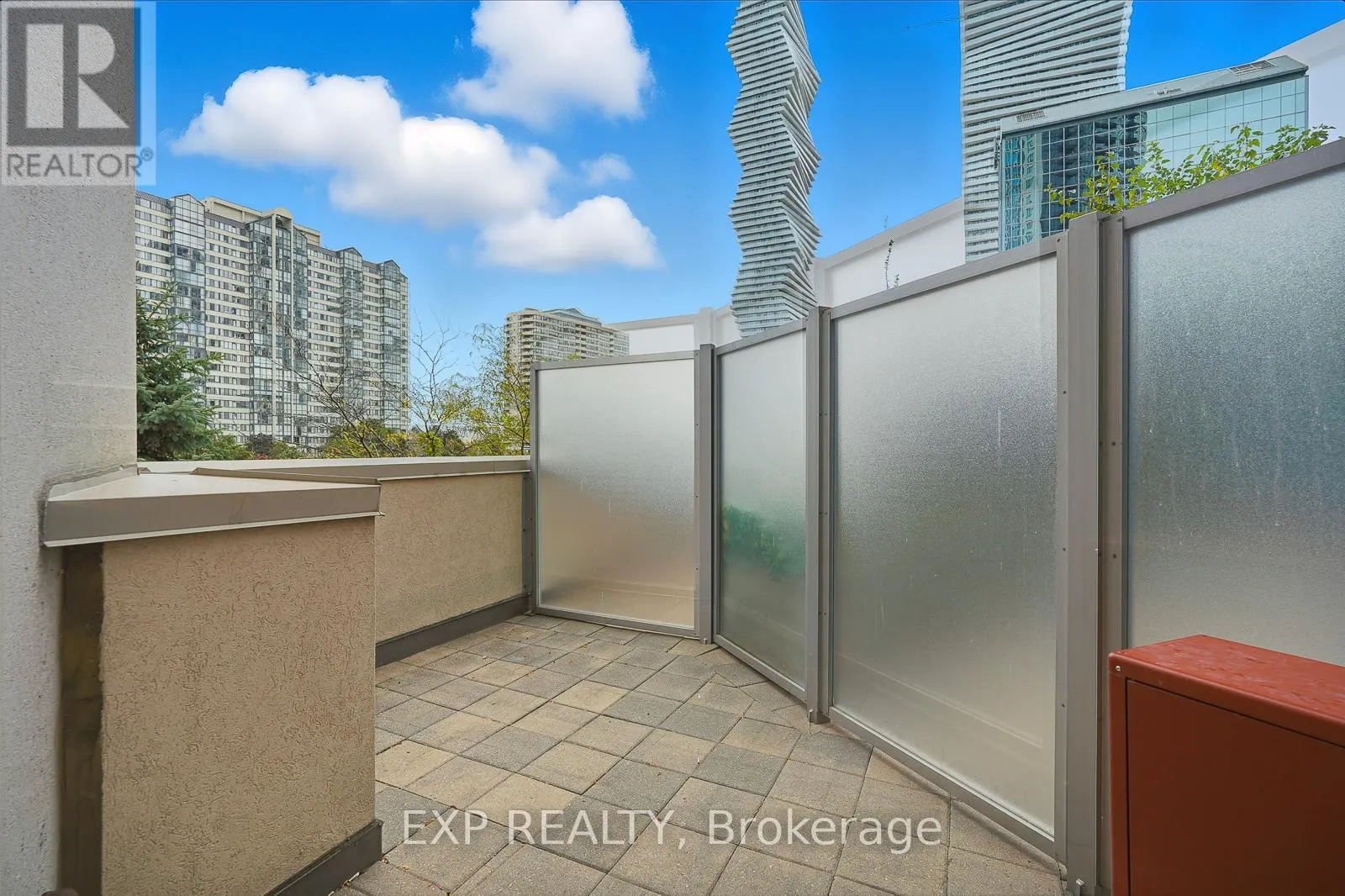 209 - 330 BURNHAMTHORPE ROAD W
