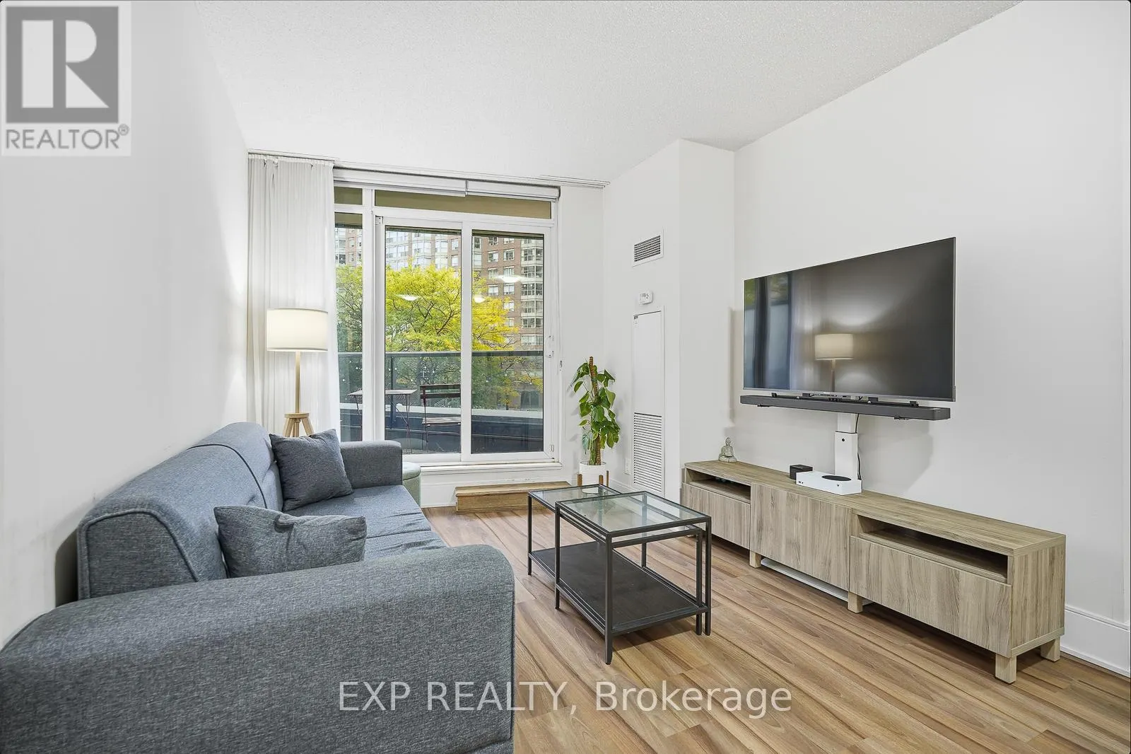 209 - 330 BURNHAMTHORPE ROAD W