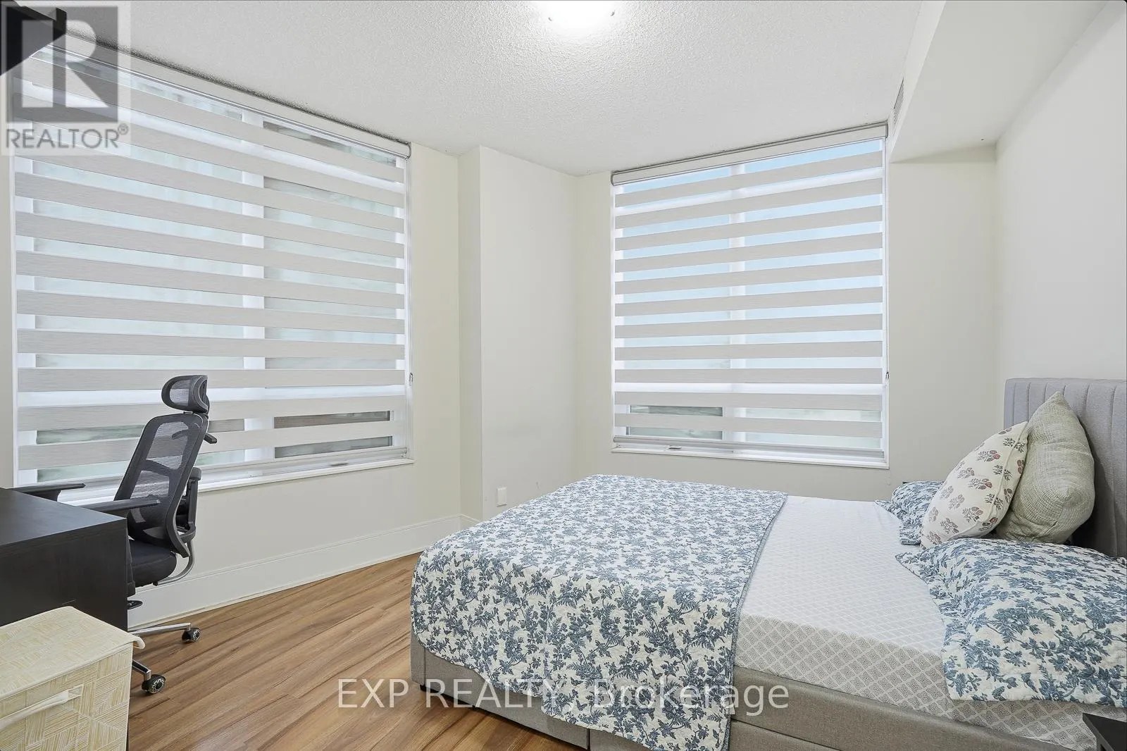 209 - 330 BURNHAMTHORPE ROAD W