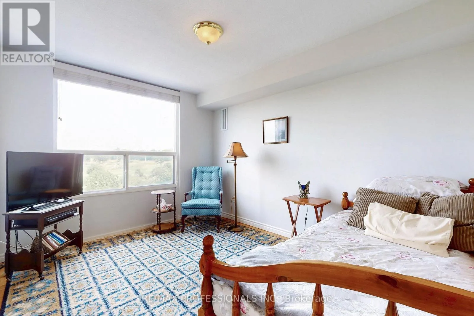 806 - 1535 LAKESHORE ROAD E