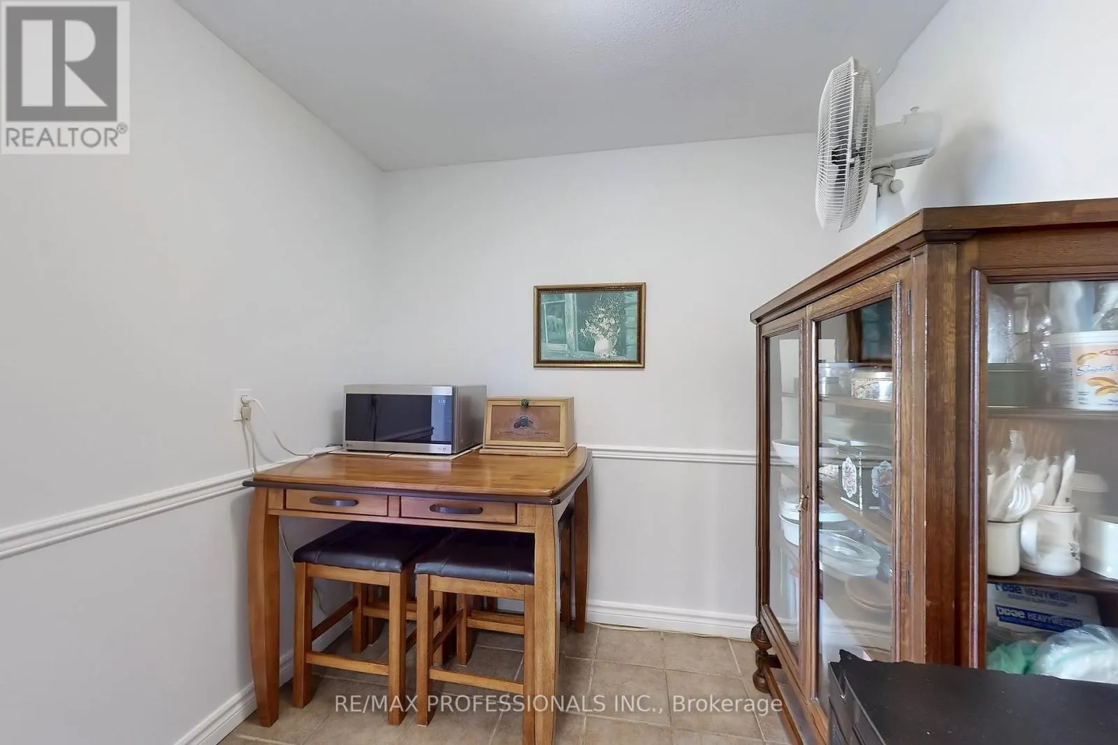 806 - 1535 LAKESHORE ROAD E