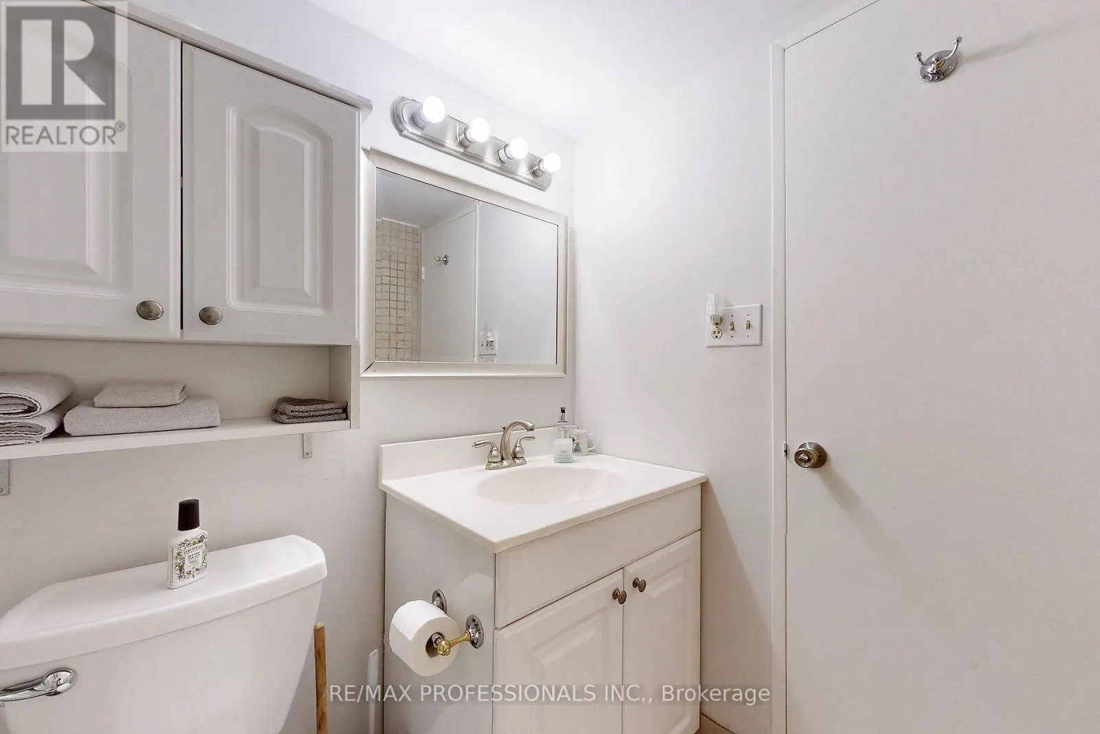 806 - 1535 LAKESHORE ROAD E