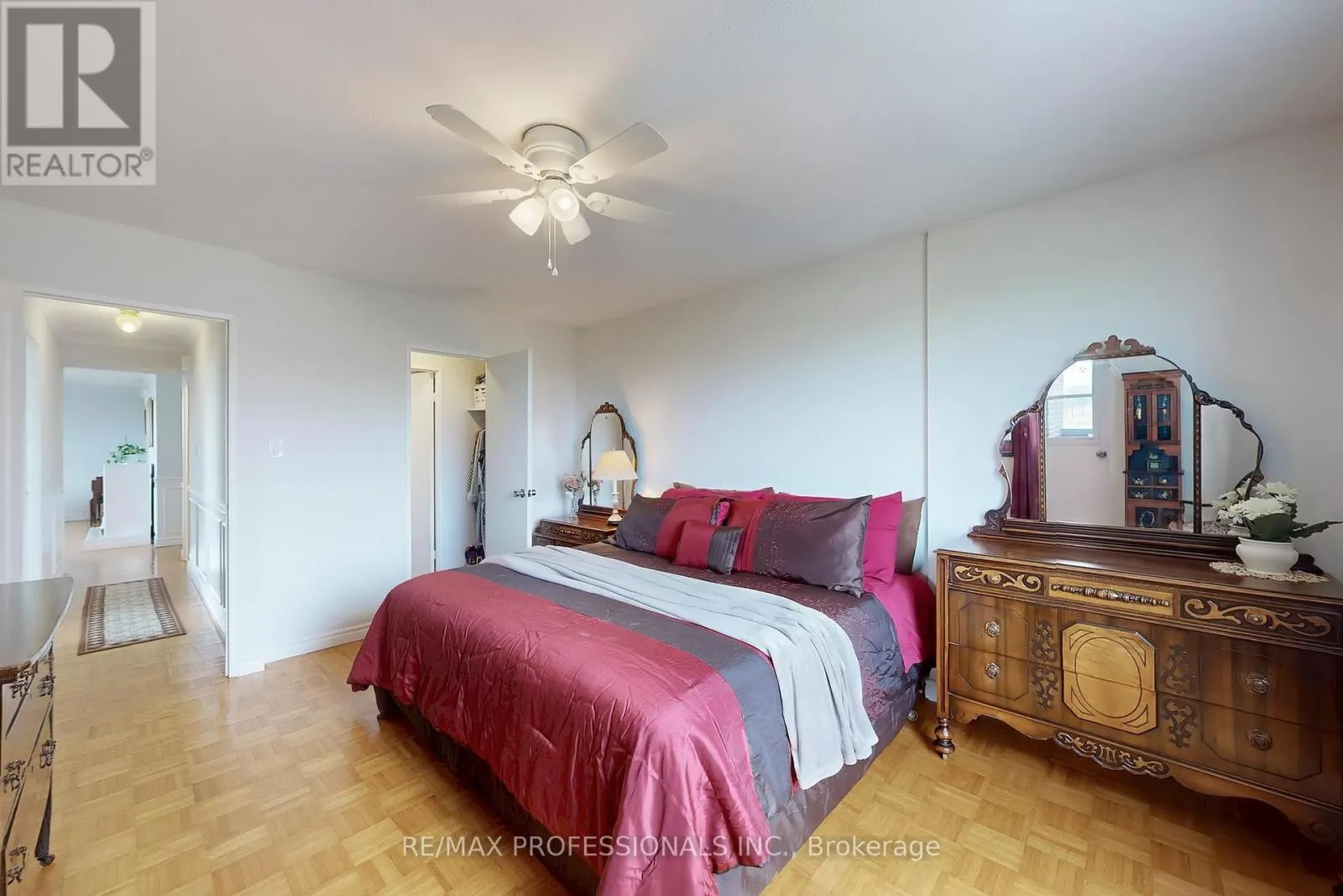 806 - 1535 LAKESHORE ROAD E