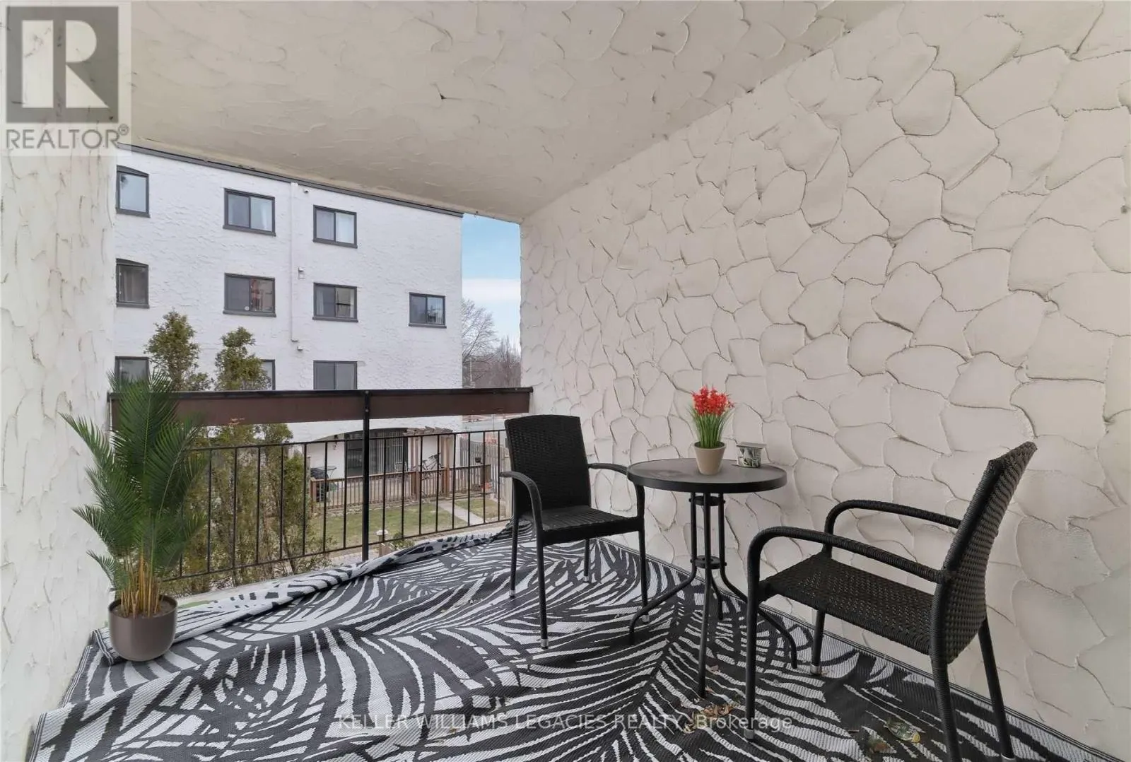 41 - 1016 FALGARWOOD DRIVE