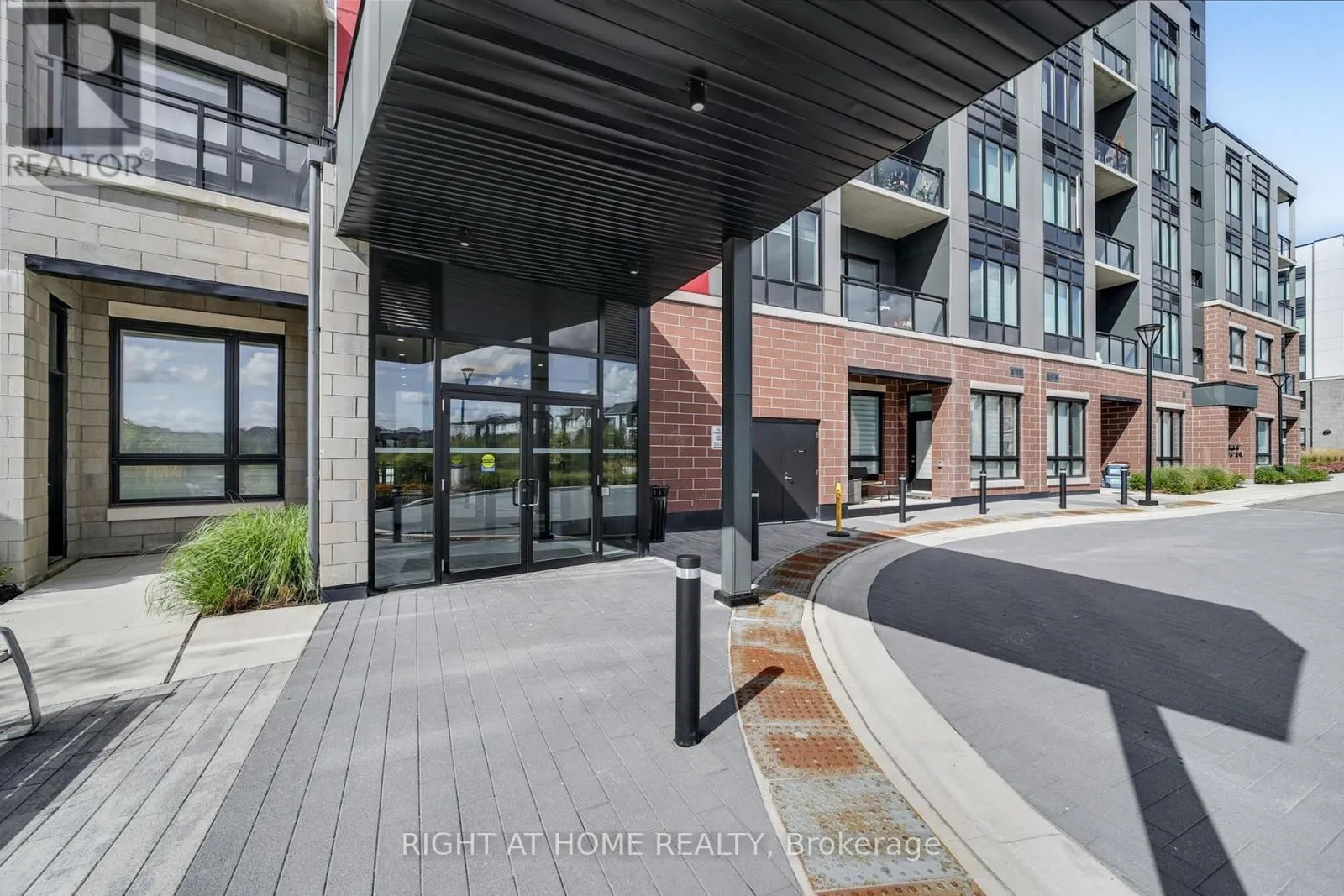 218 - 3265 CARDING MILL TRAIL