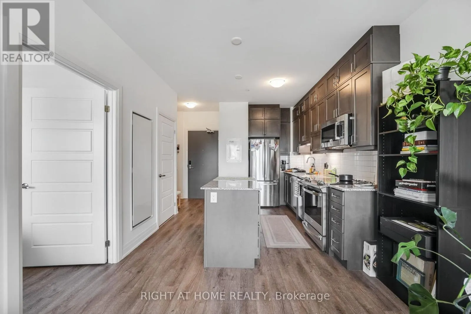 218 - 3265 CARDING MILL TRAIL