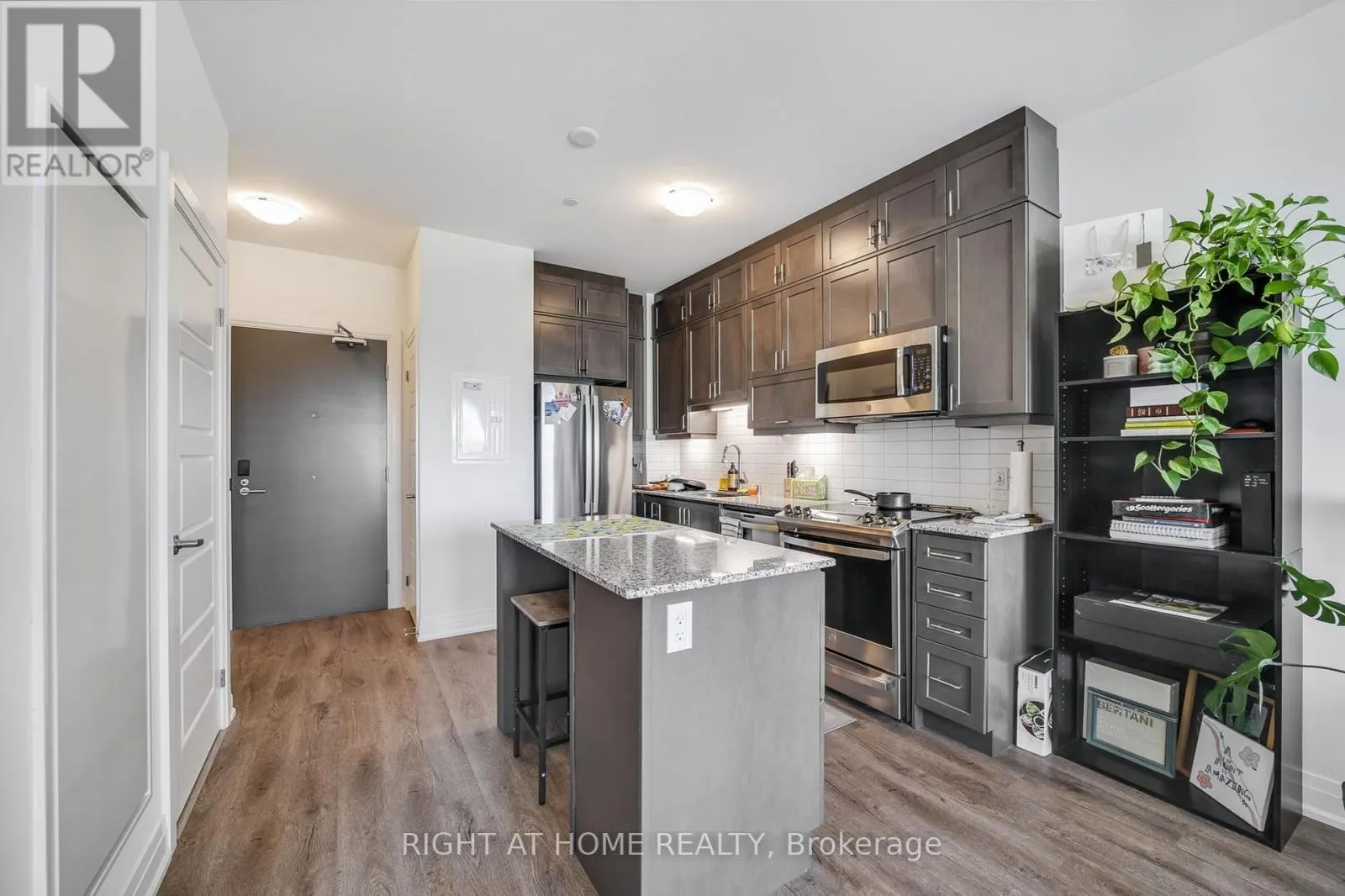 218 - 3265 CARDING MILL TRAIL