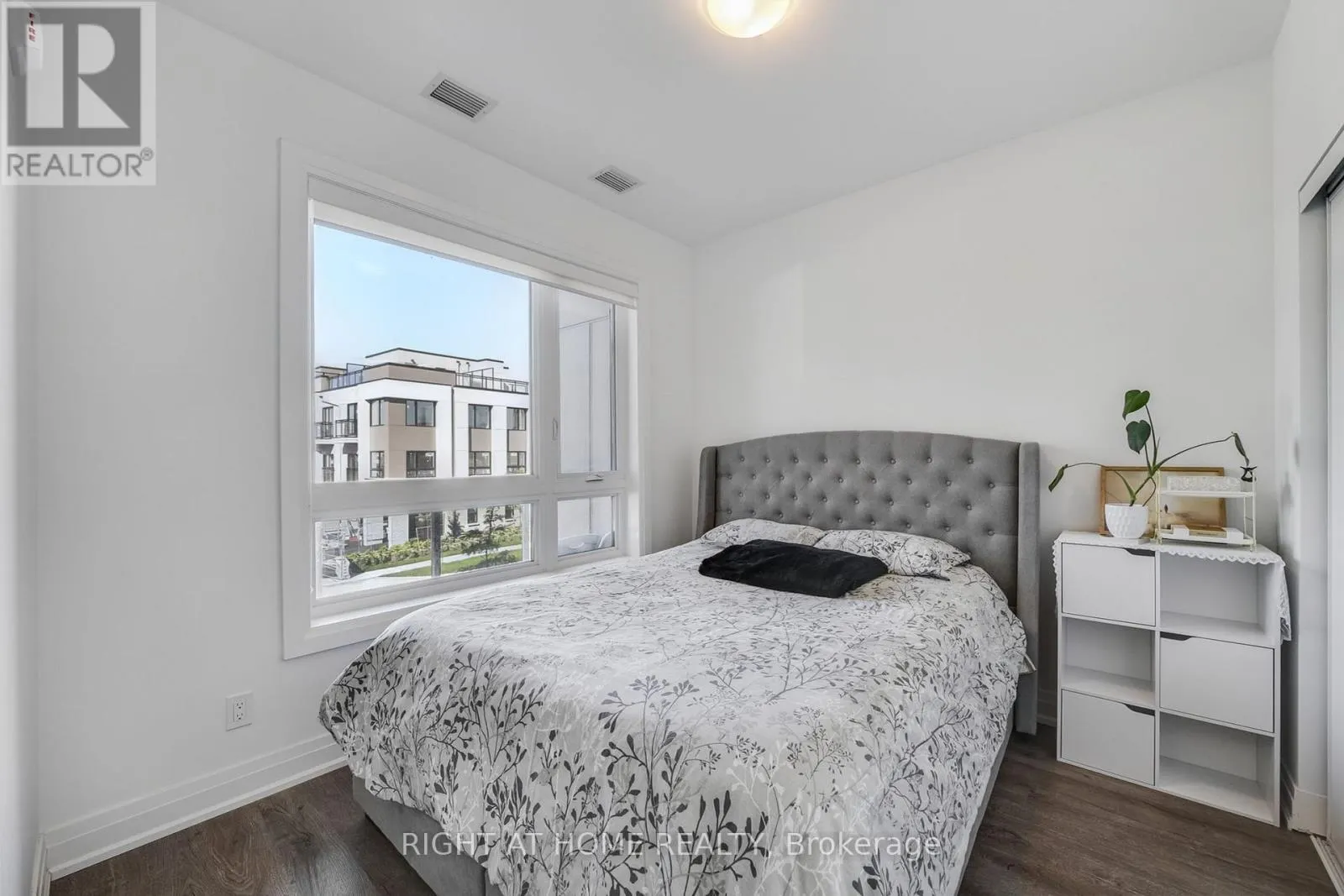 218 - 3265 CARDING MILL TRAIL