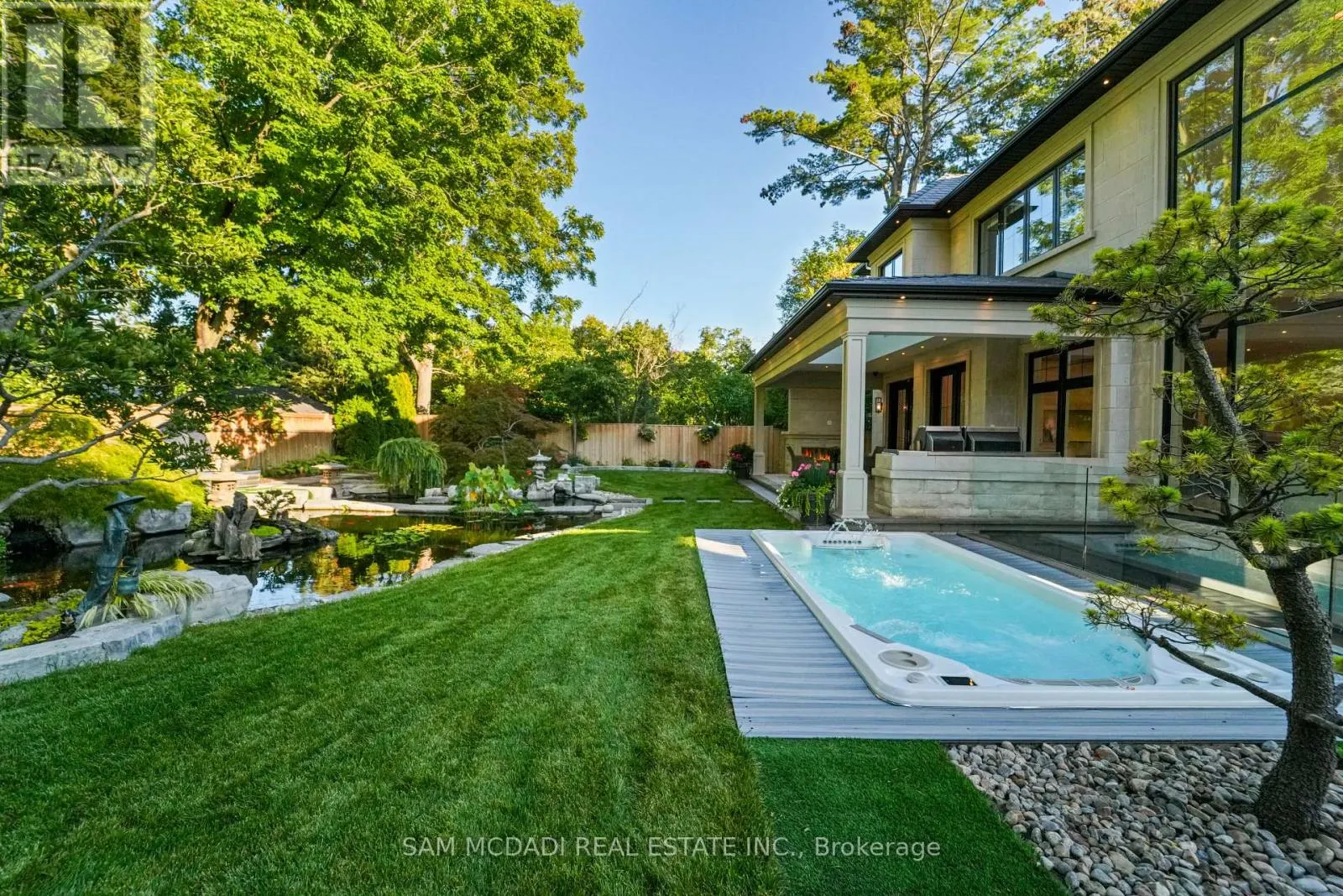 371 WILLIS DRIVE
