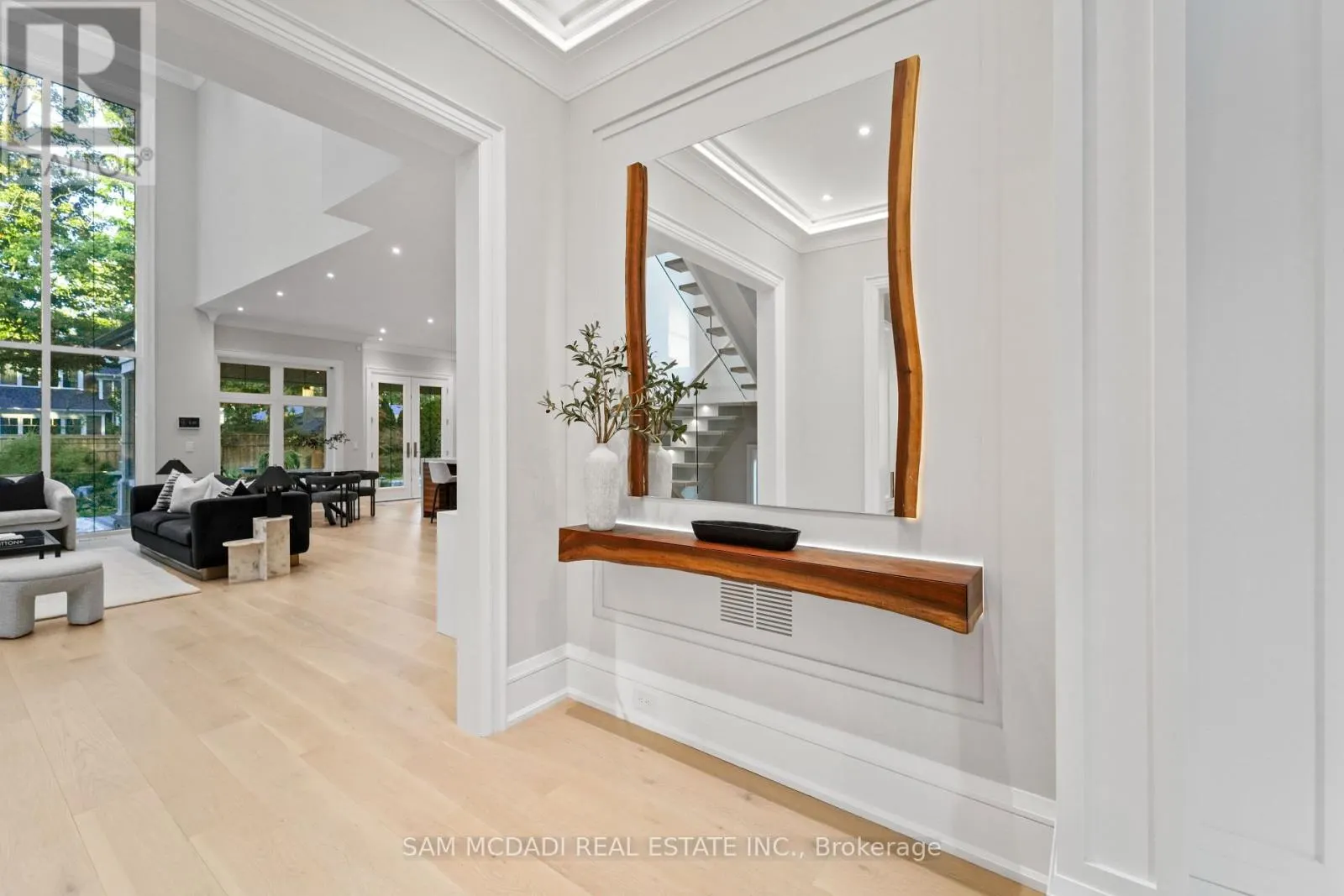 371 WILLIS DRIVE