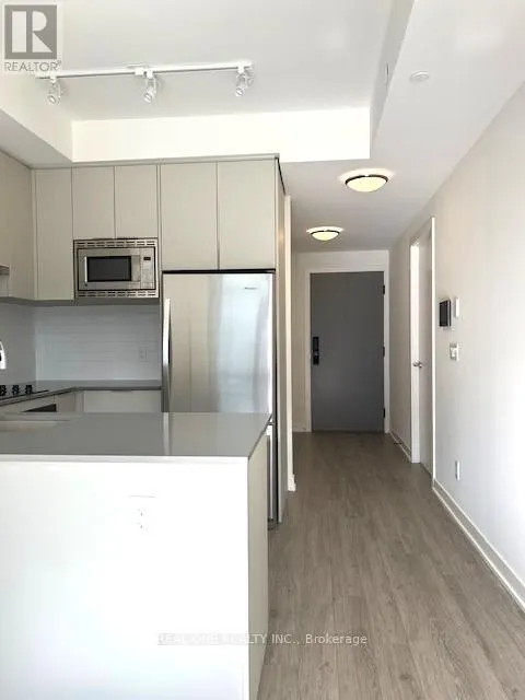 1610 - 3079 TRAFALGAR ROAD