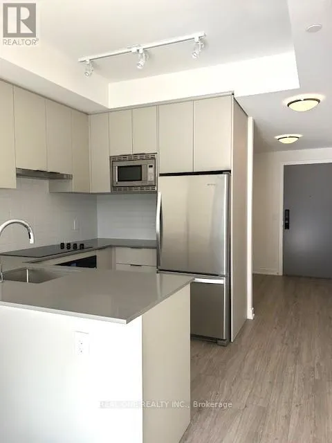 1610 - 3079 TRAFALGAR ROAD