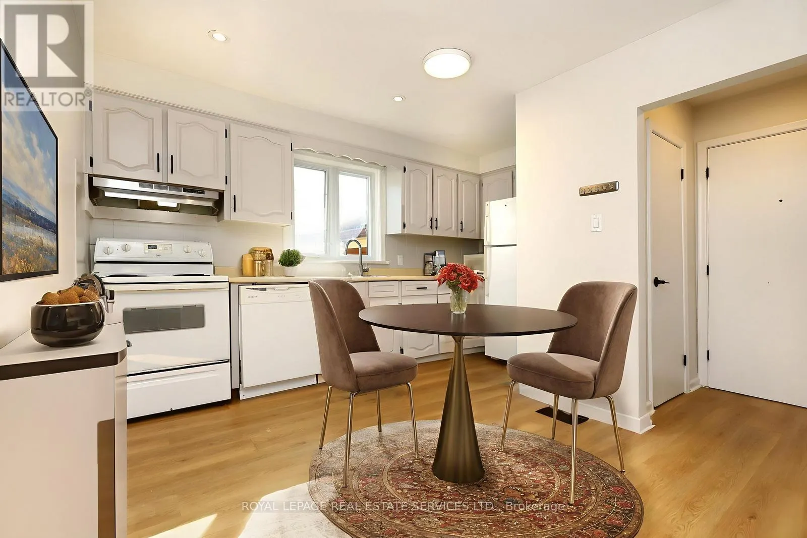 MAIN FLOOR - 13 BENSON AVENUE
