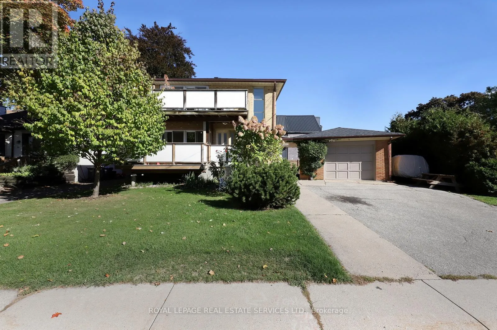 MAIN FLOOR - 13 BENSON AVENUE