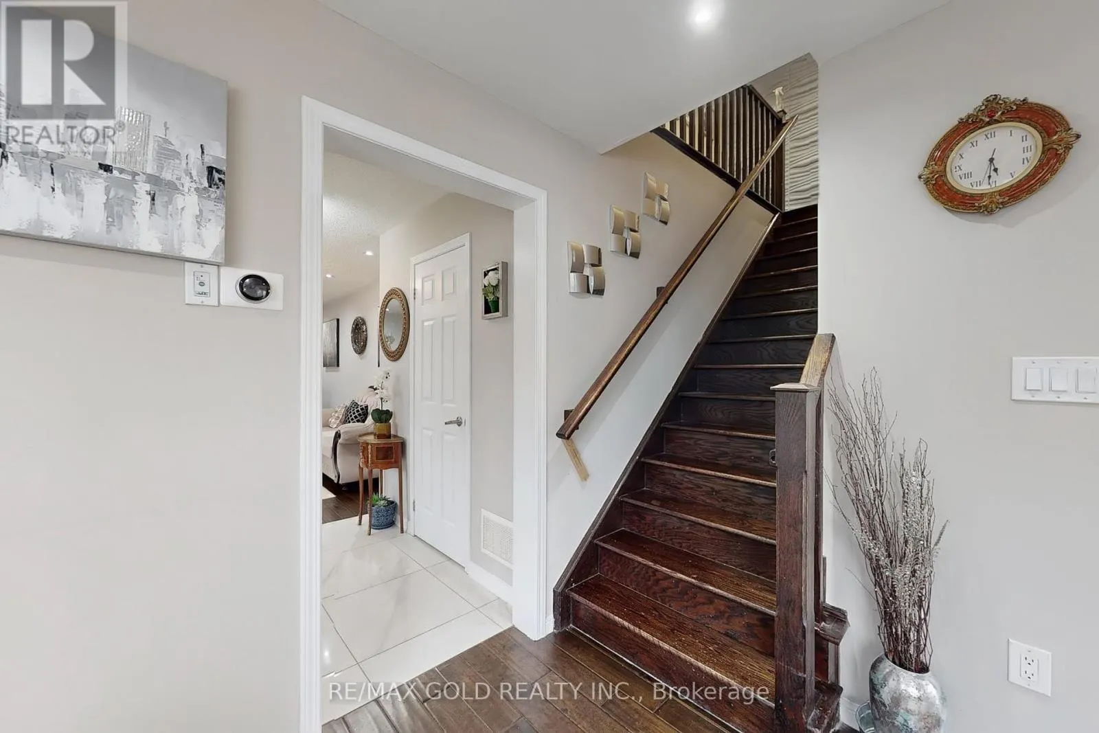 933 RAFTIS CRESCENT