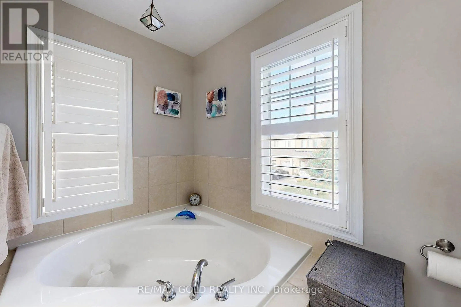 933 RAFTIS CRESCENT
