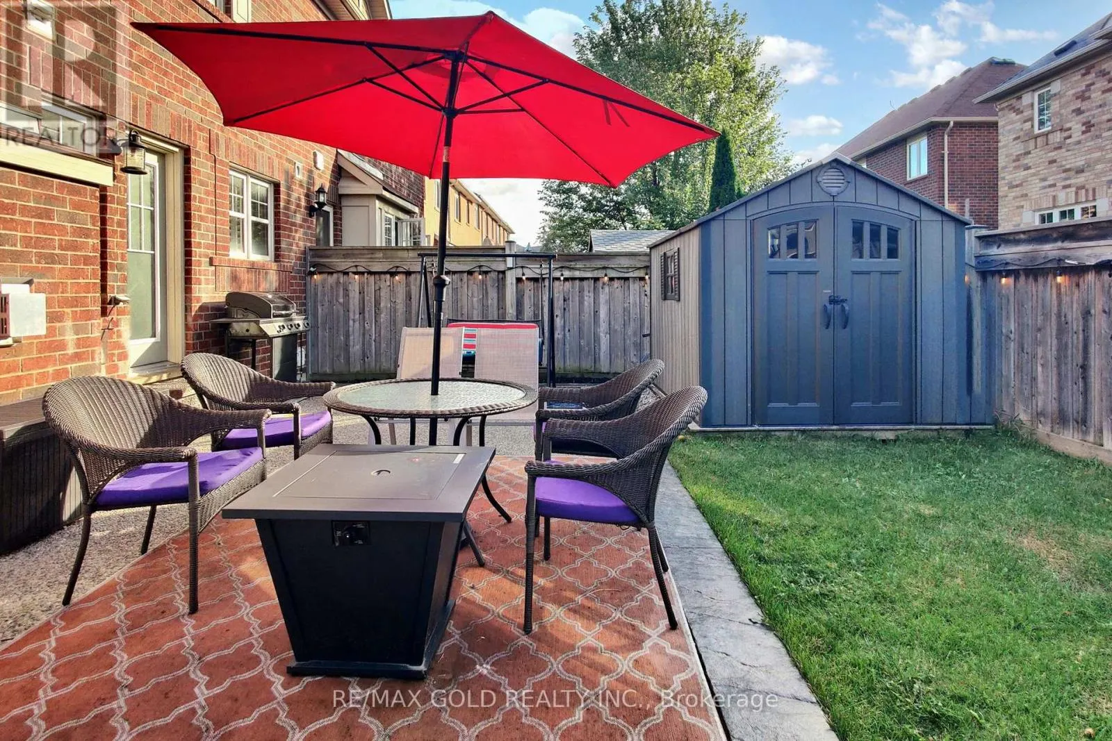 933 RAFTIS CRESCENT