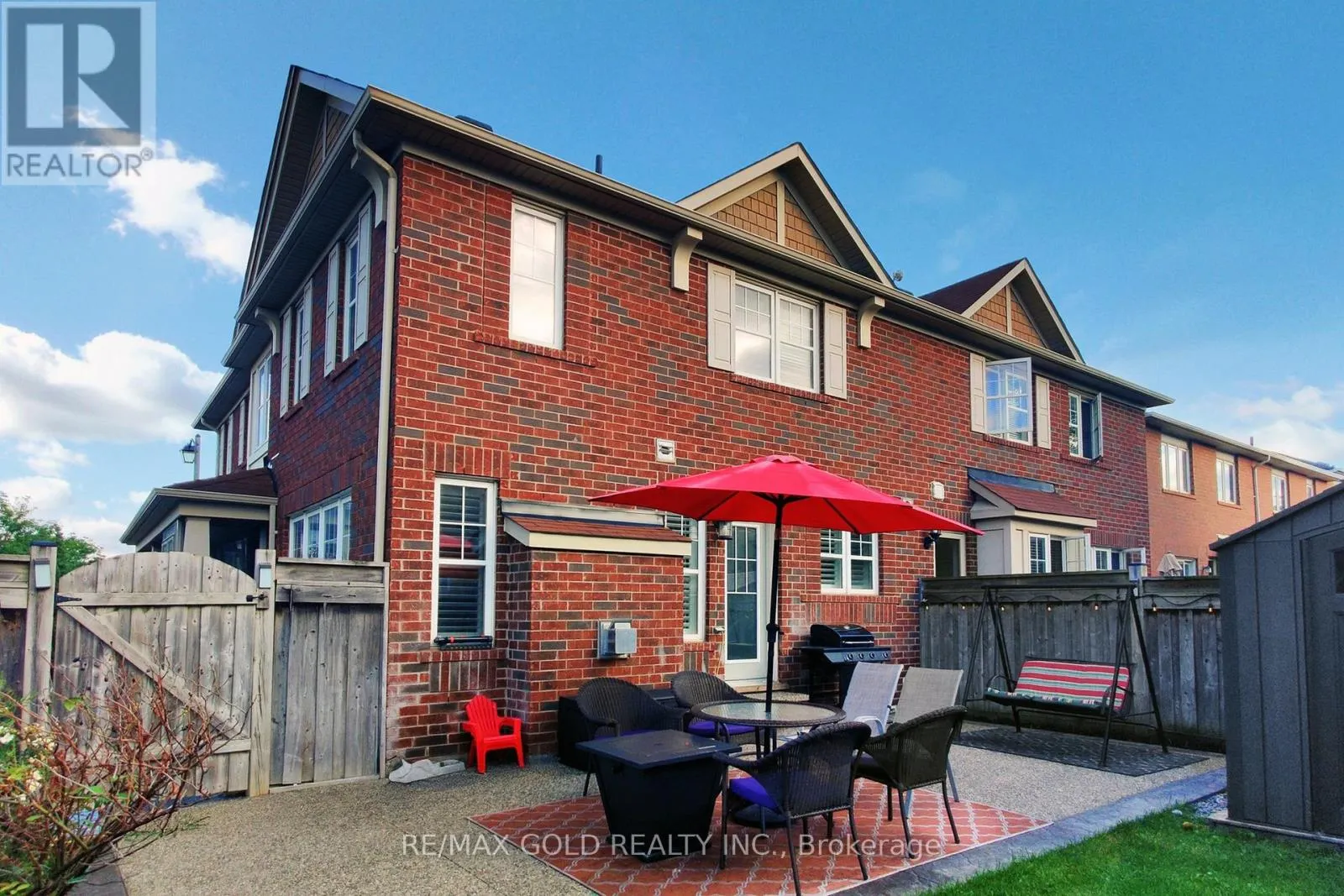 933 RAFTIS CRESCENT
